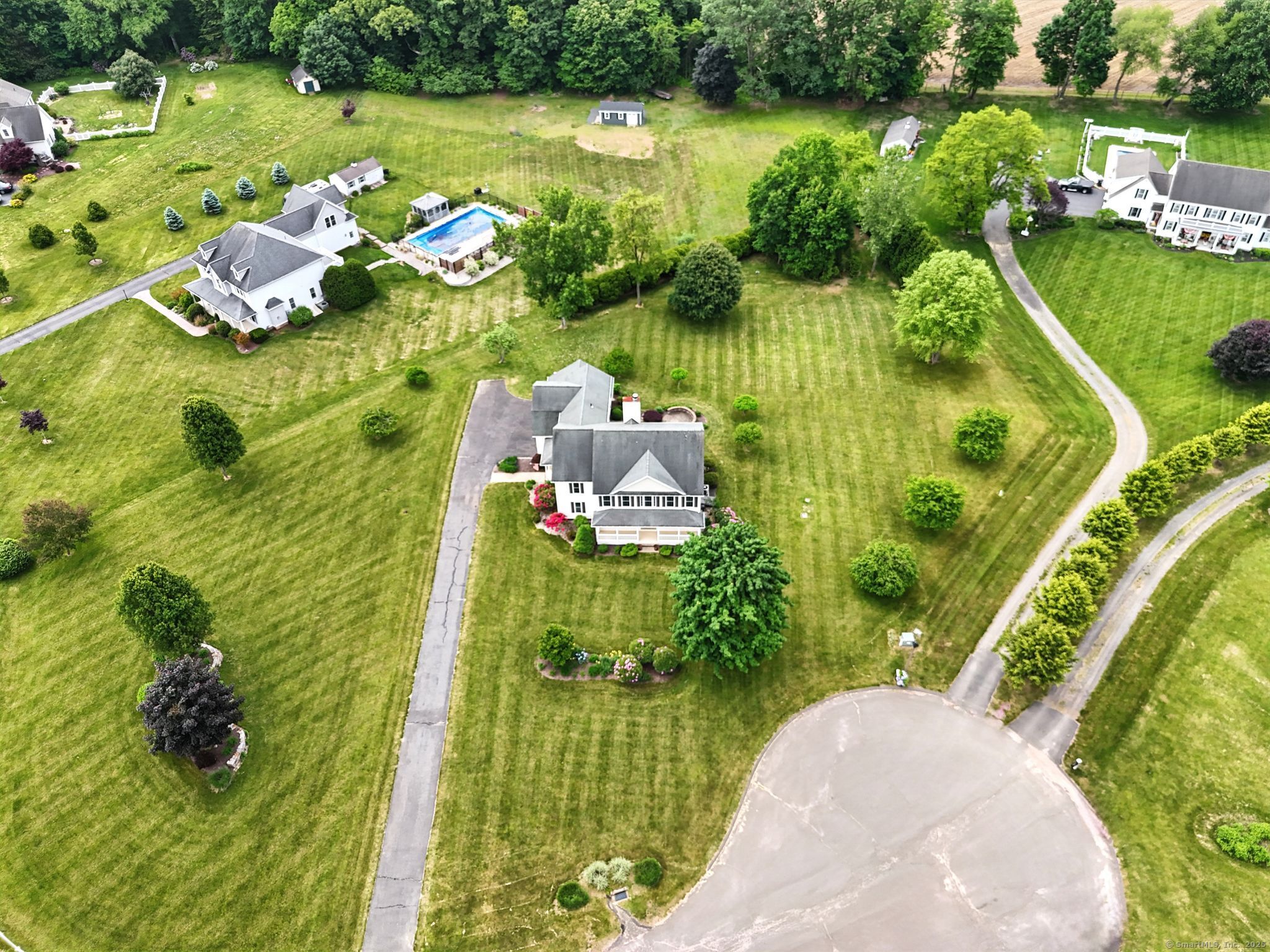 7 Brook Wood Court