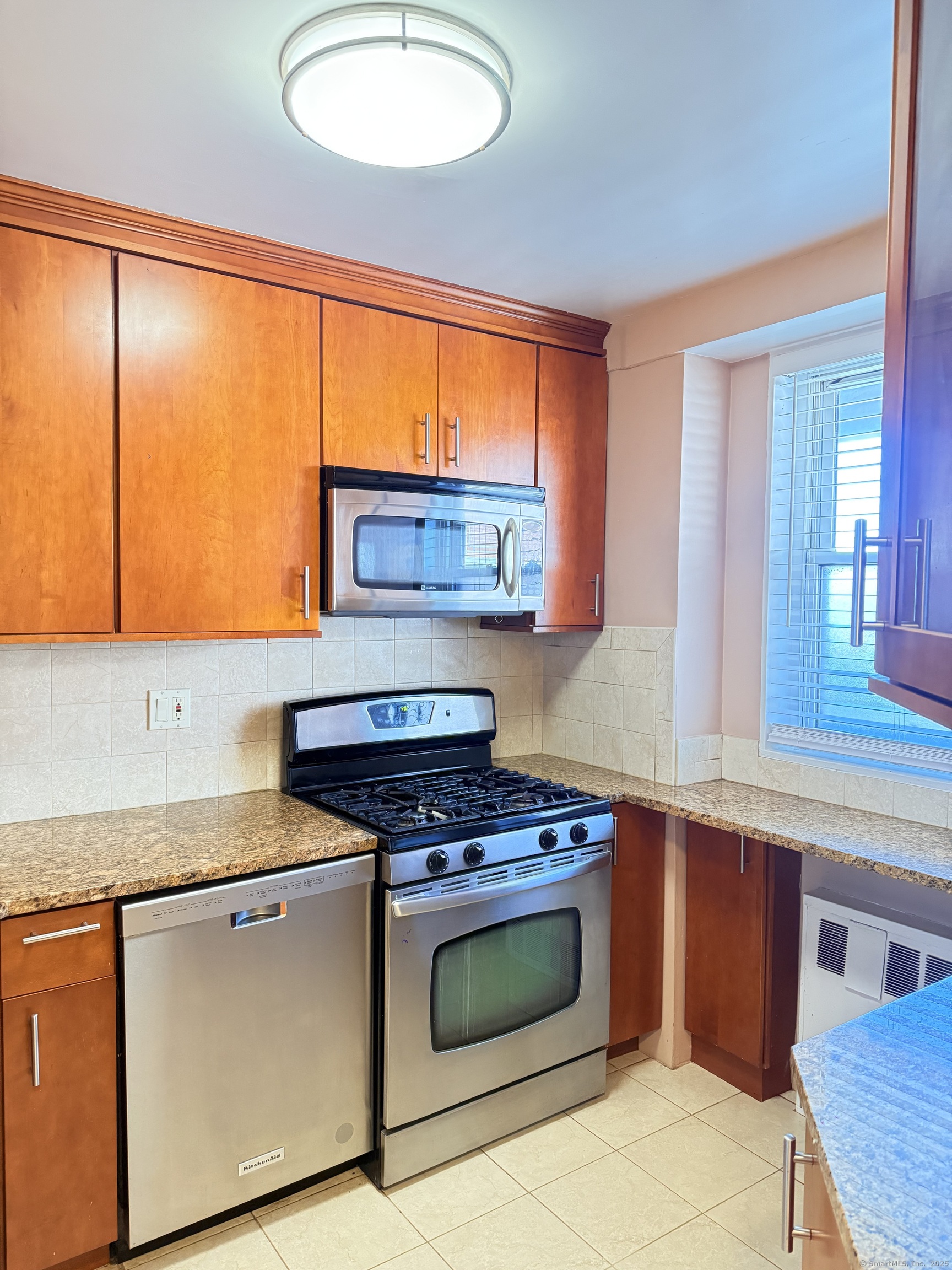 91 Strawberry Hill Avenue 939