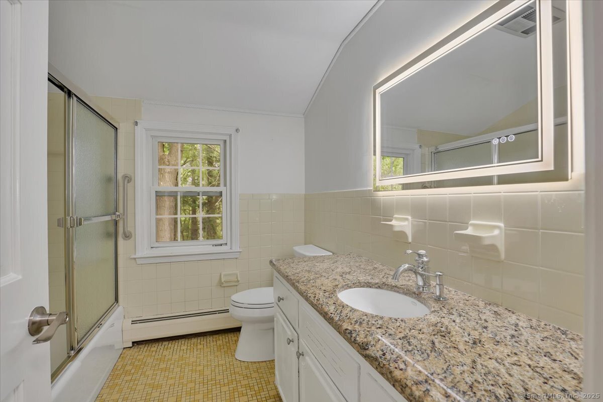 77 Hemlock Ridge