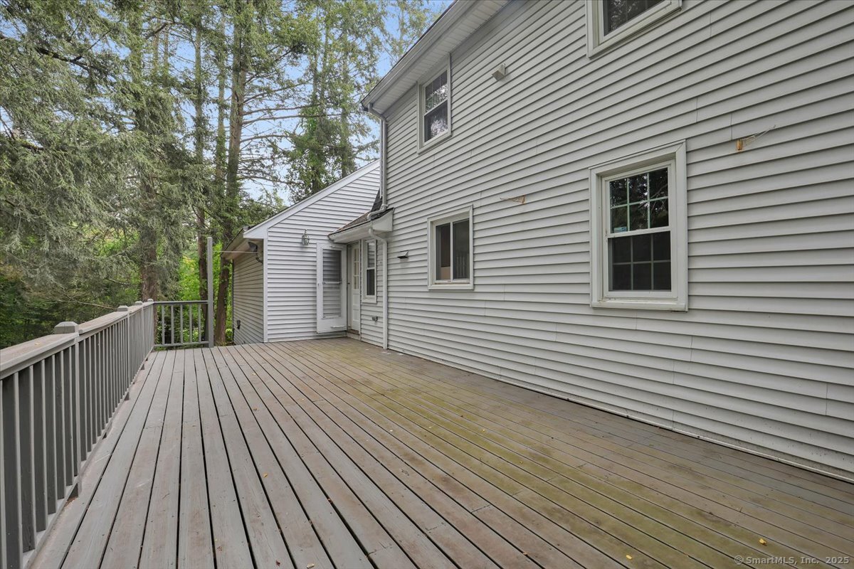 77 Hemlock Ridge