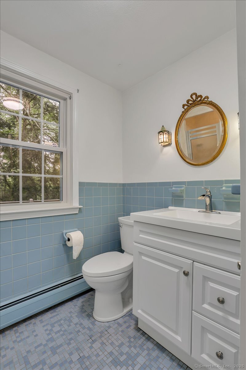 77 Hemlock Ridge
