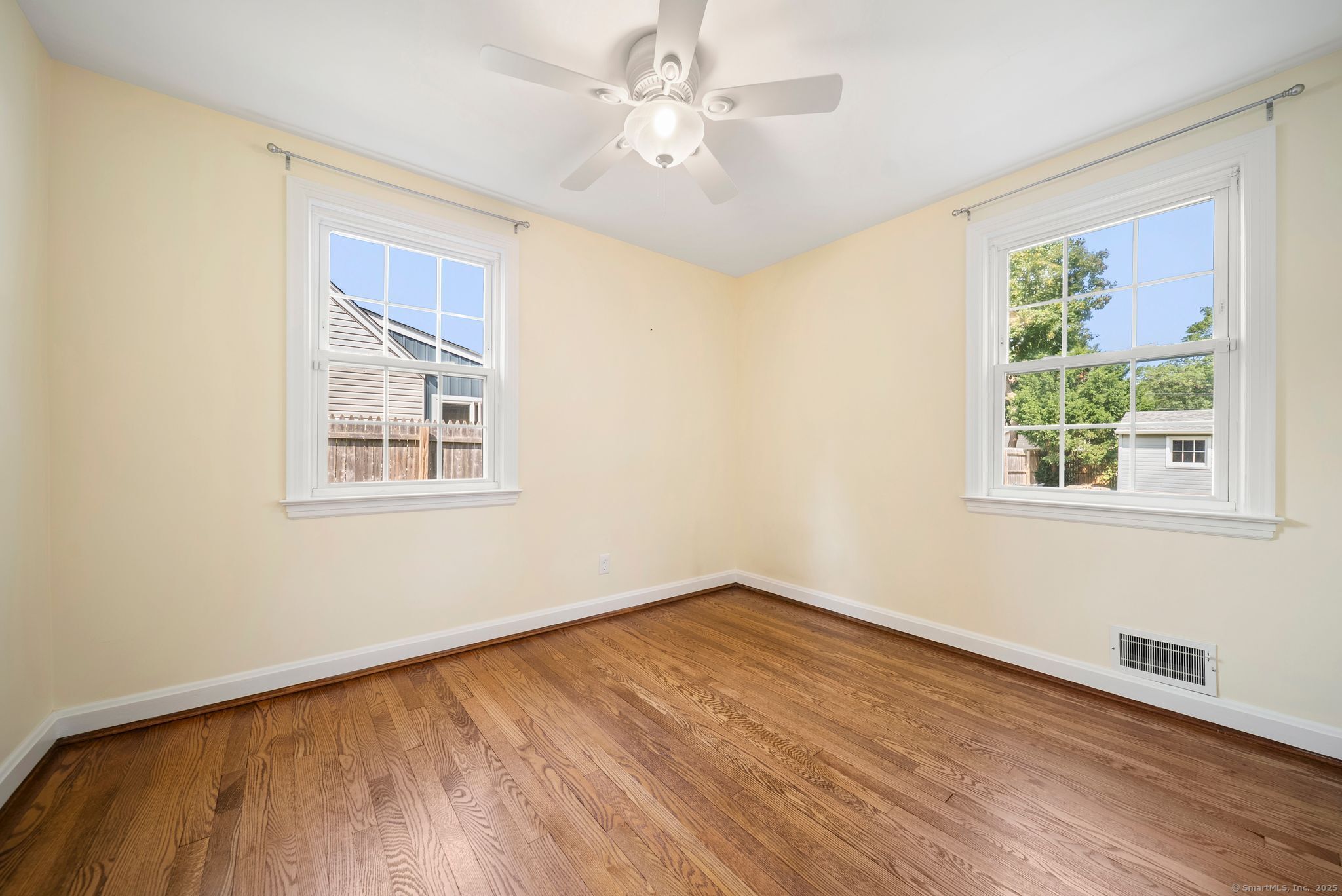 21 Oakwood Manor