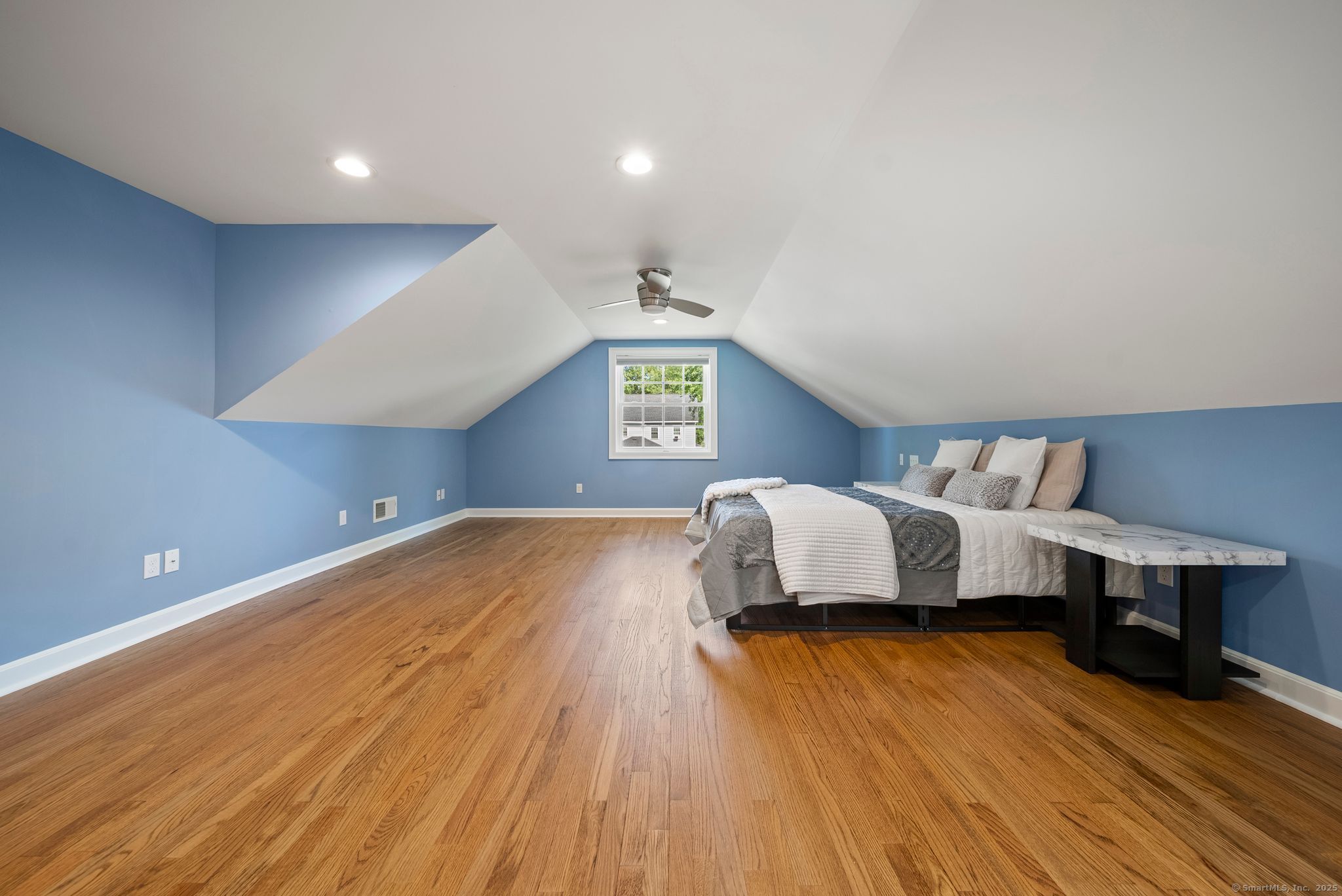 21 Oakwood Manor
