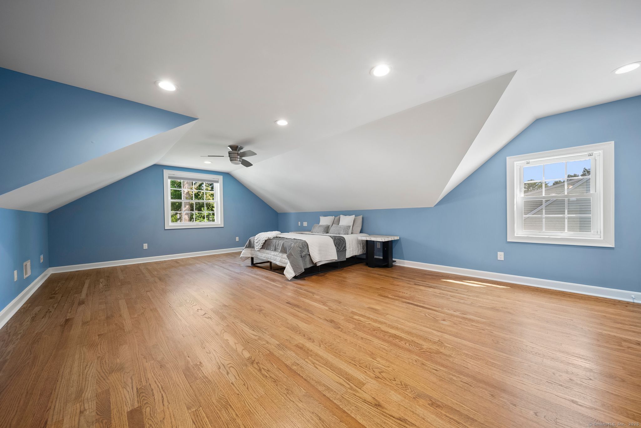 21 Oakwood Manor
