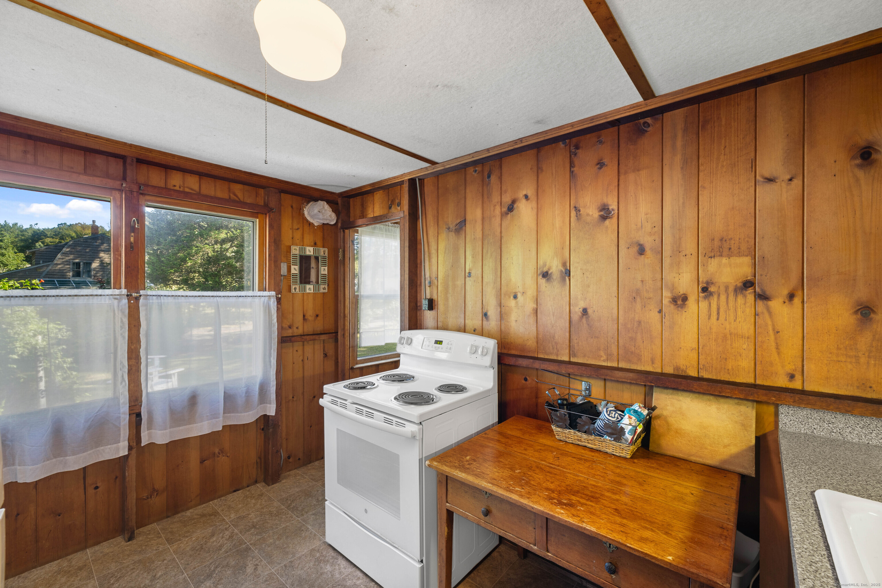 11 Sunset Avenue