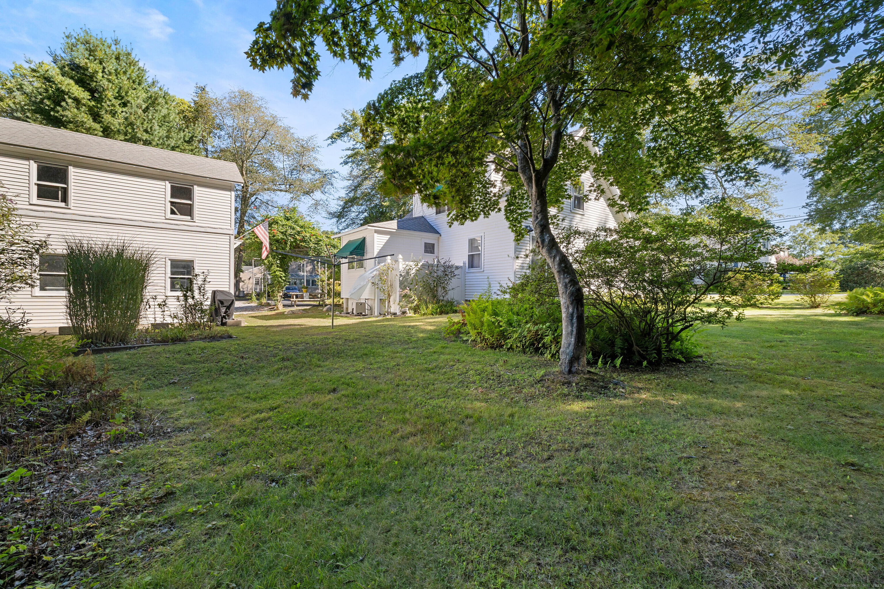 11 Sunset Avenue