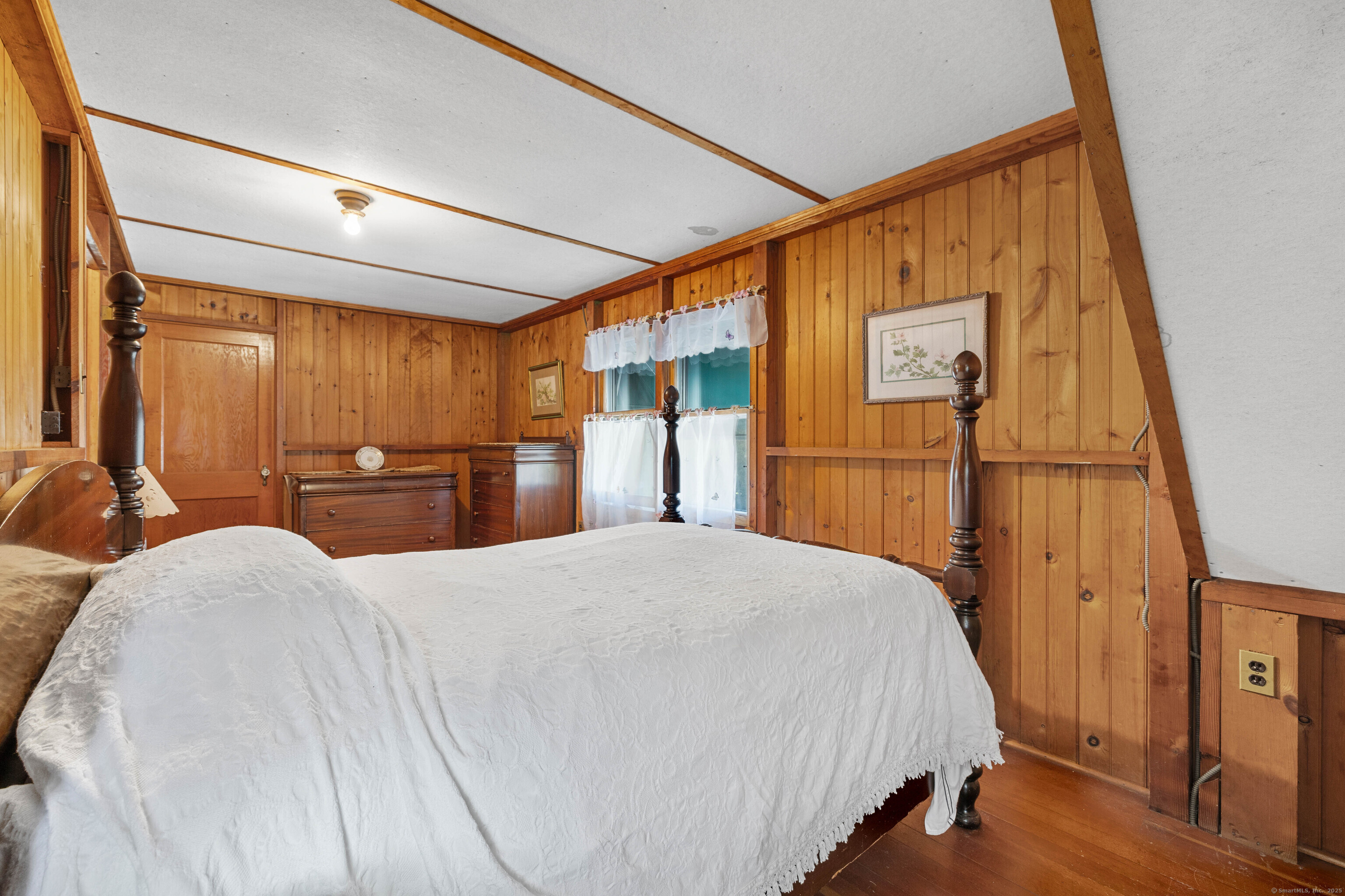 11 Sunset Avenue