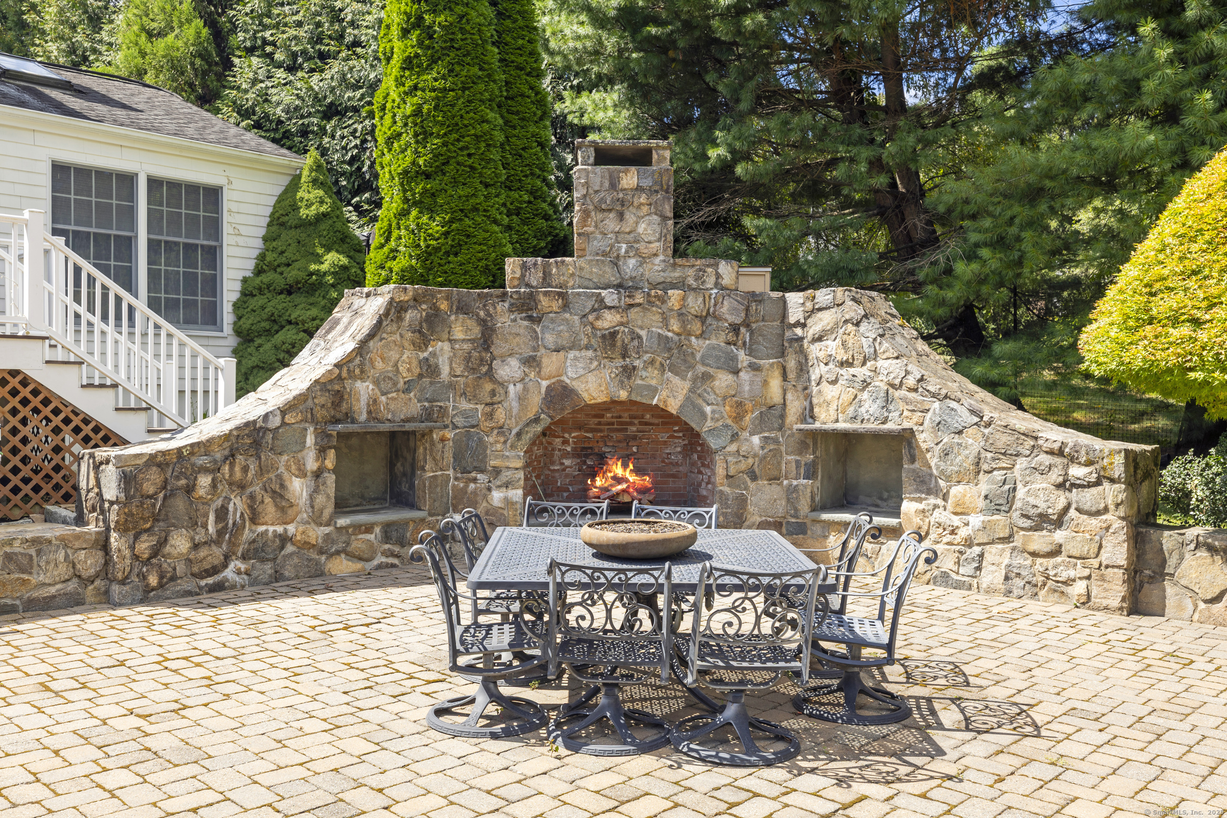 60 Sylvan Road North
