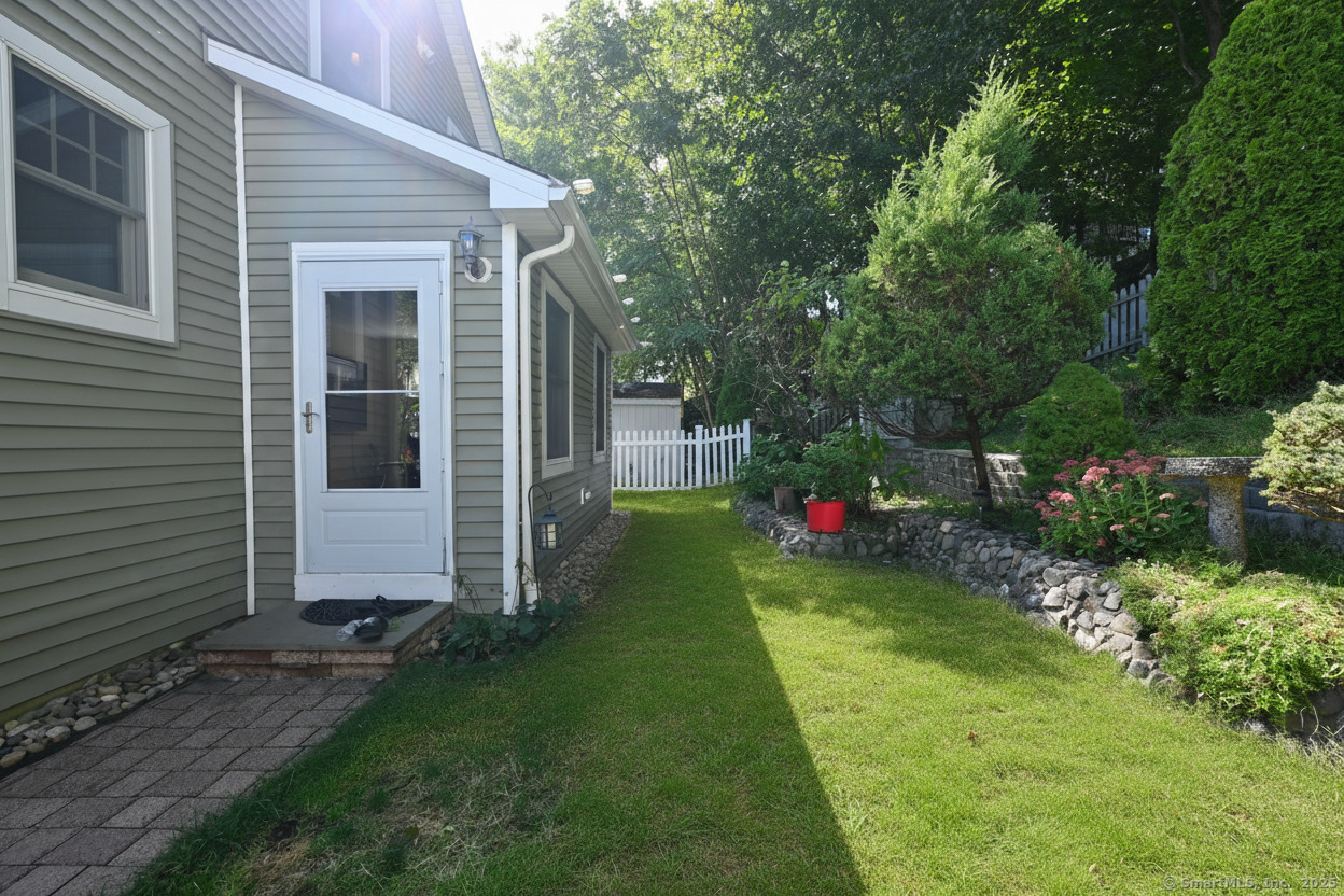 76 Hawthorne Street