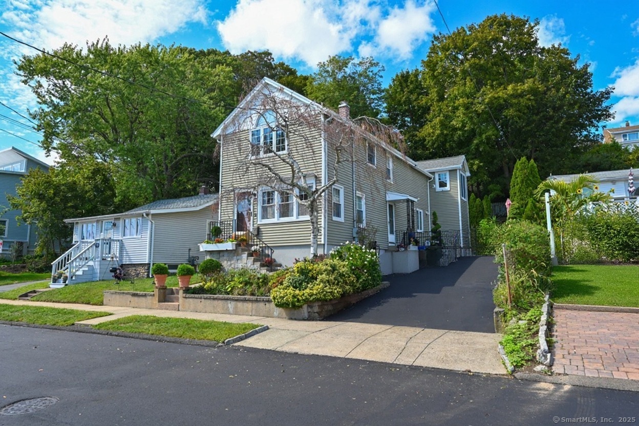 76 Hawthorne Street