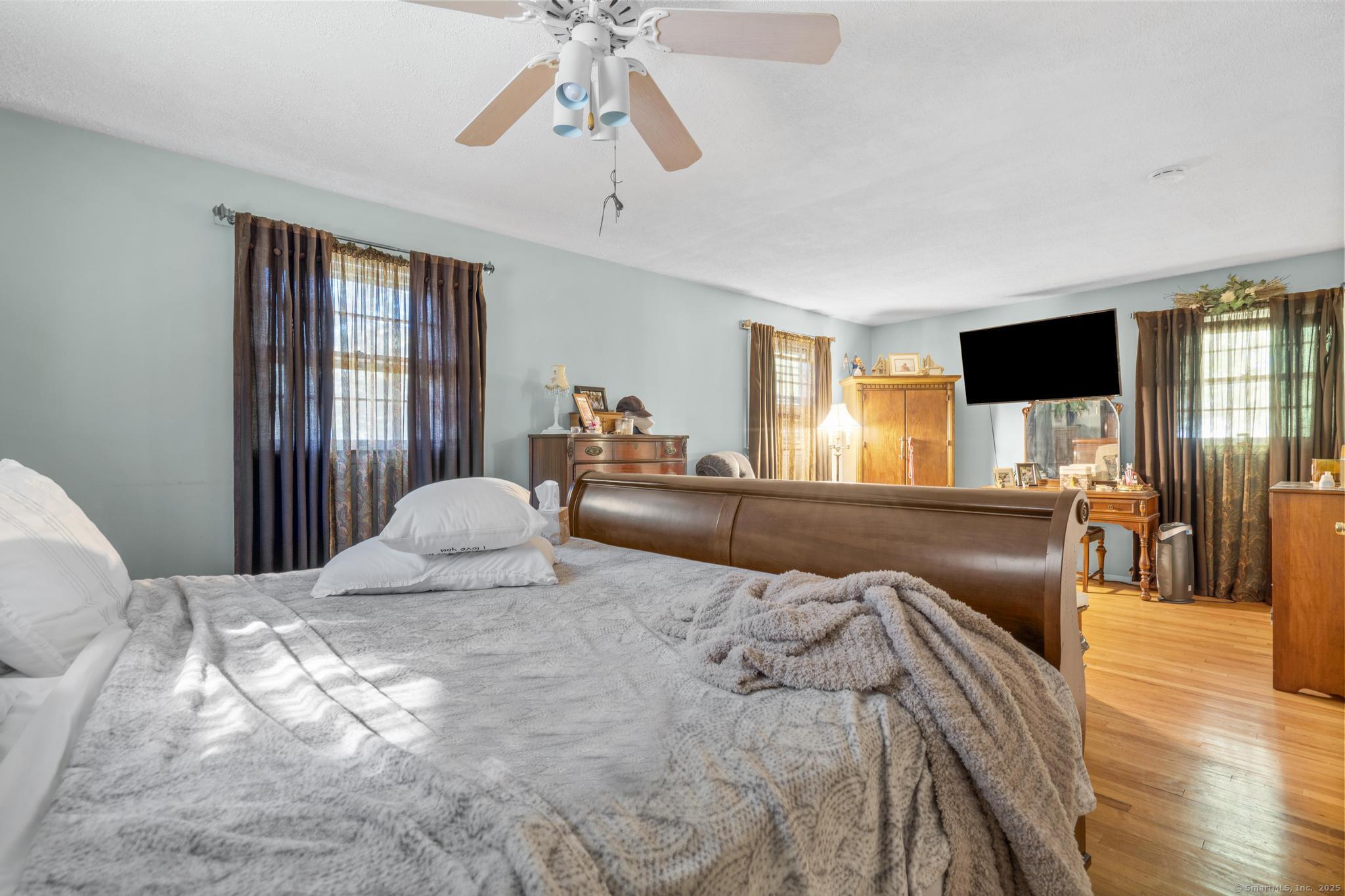 23 Meadowbrook Road