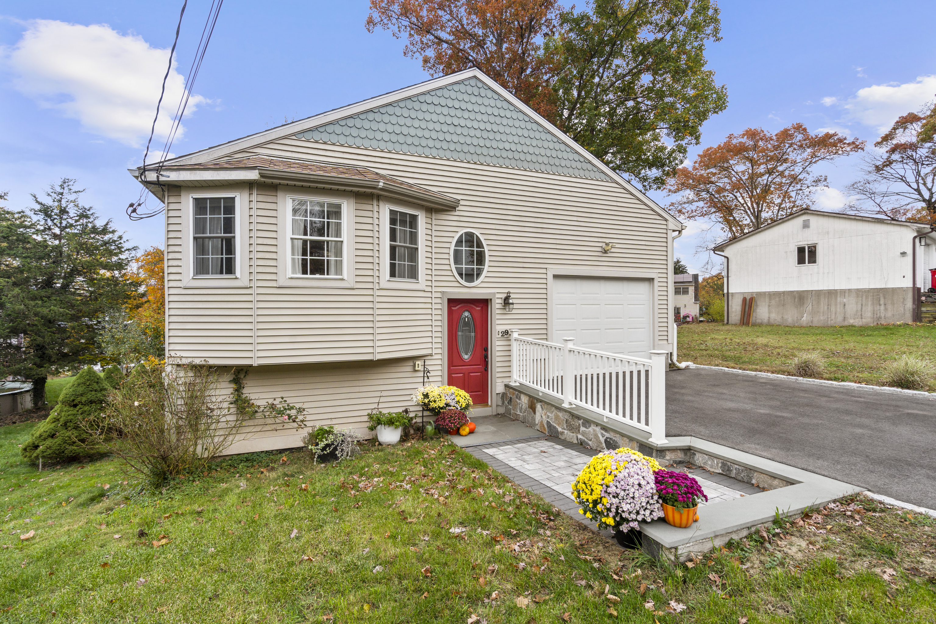 29 Loyola Road