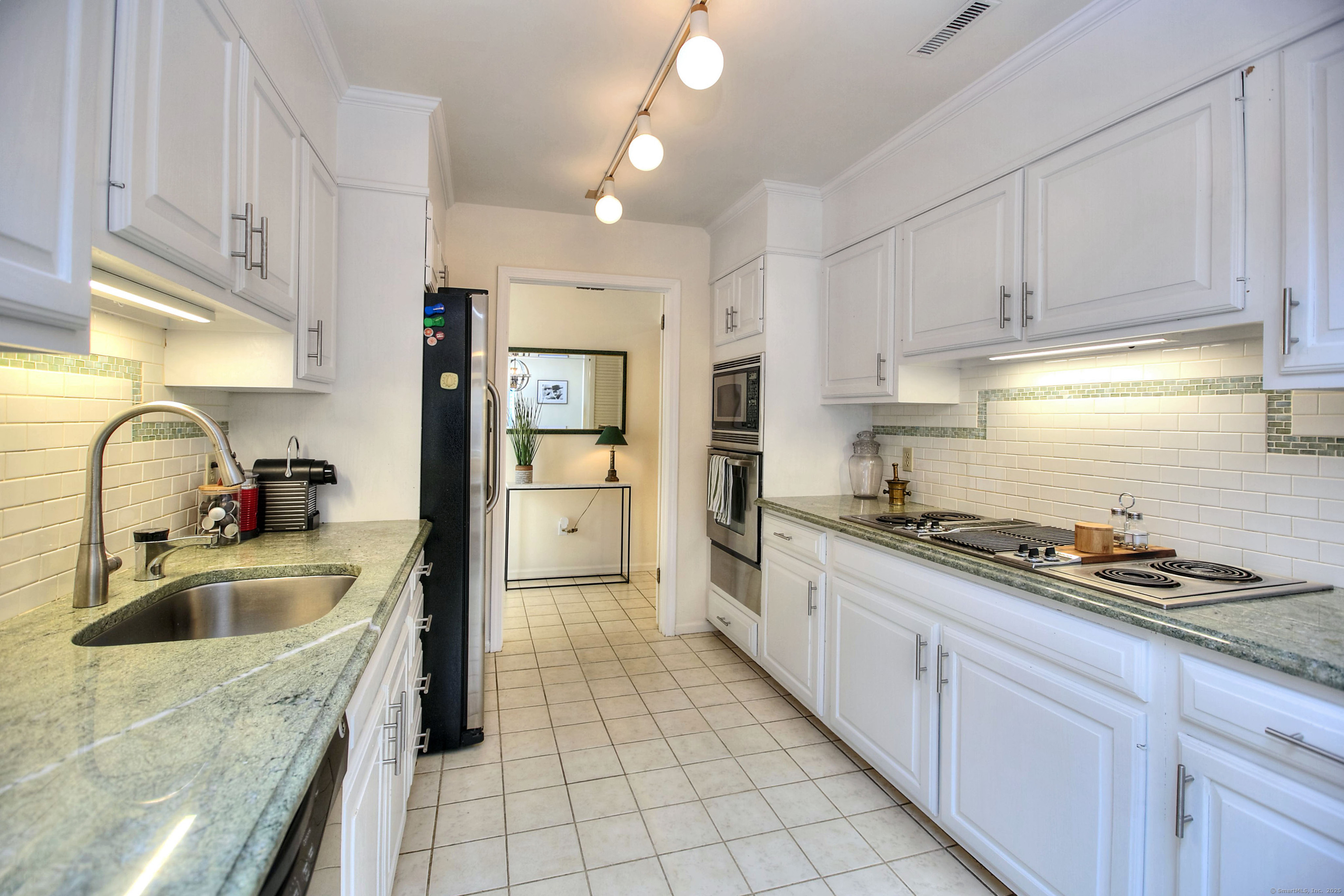 220 Lansdowne 220