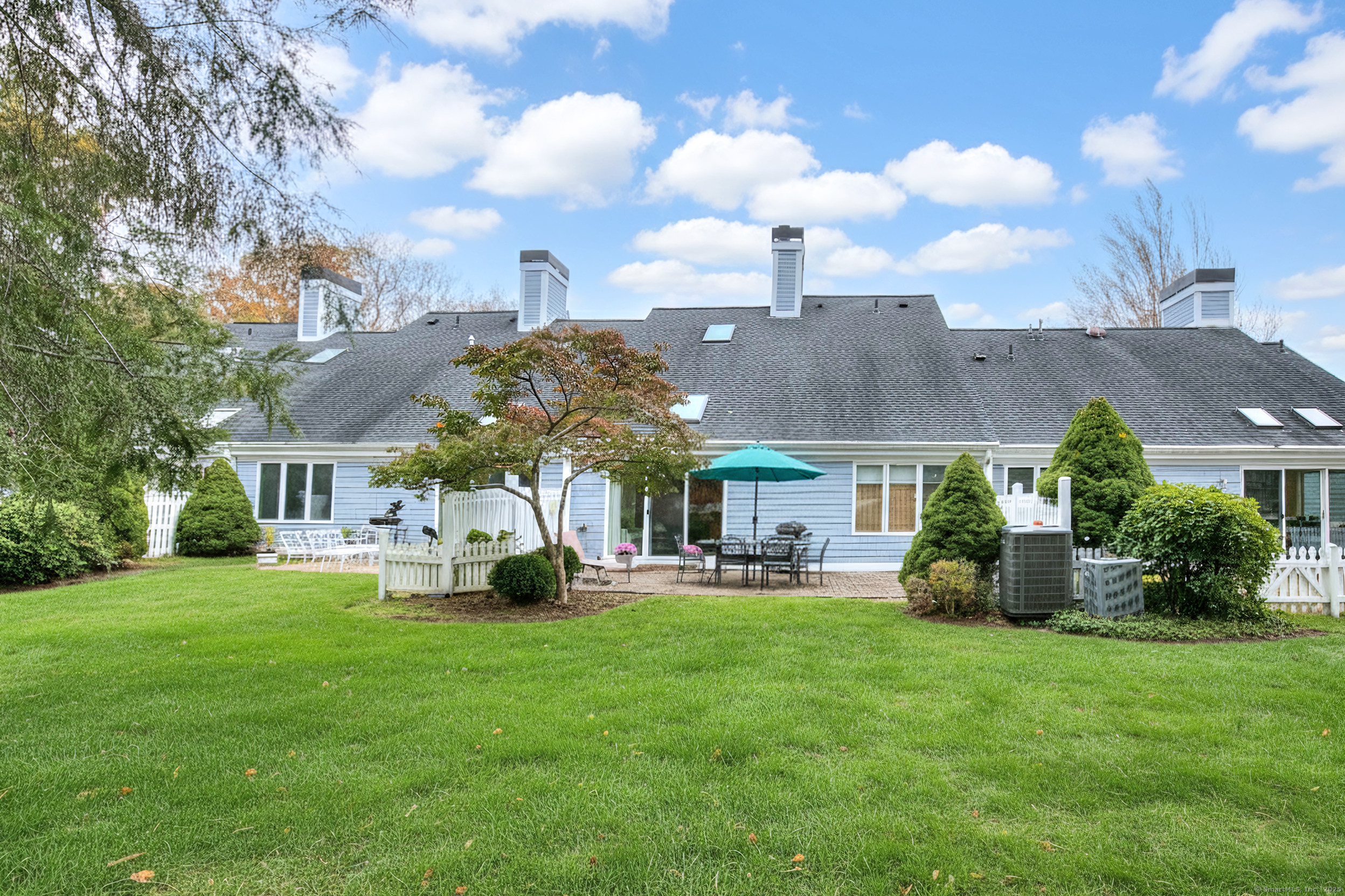 220 Lansdowne 220