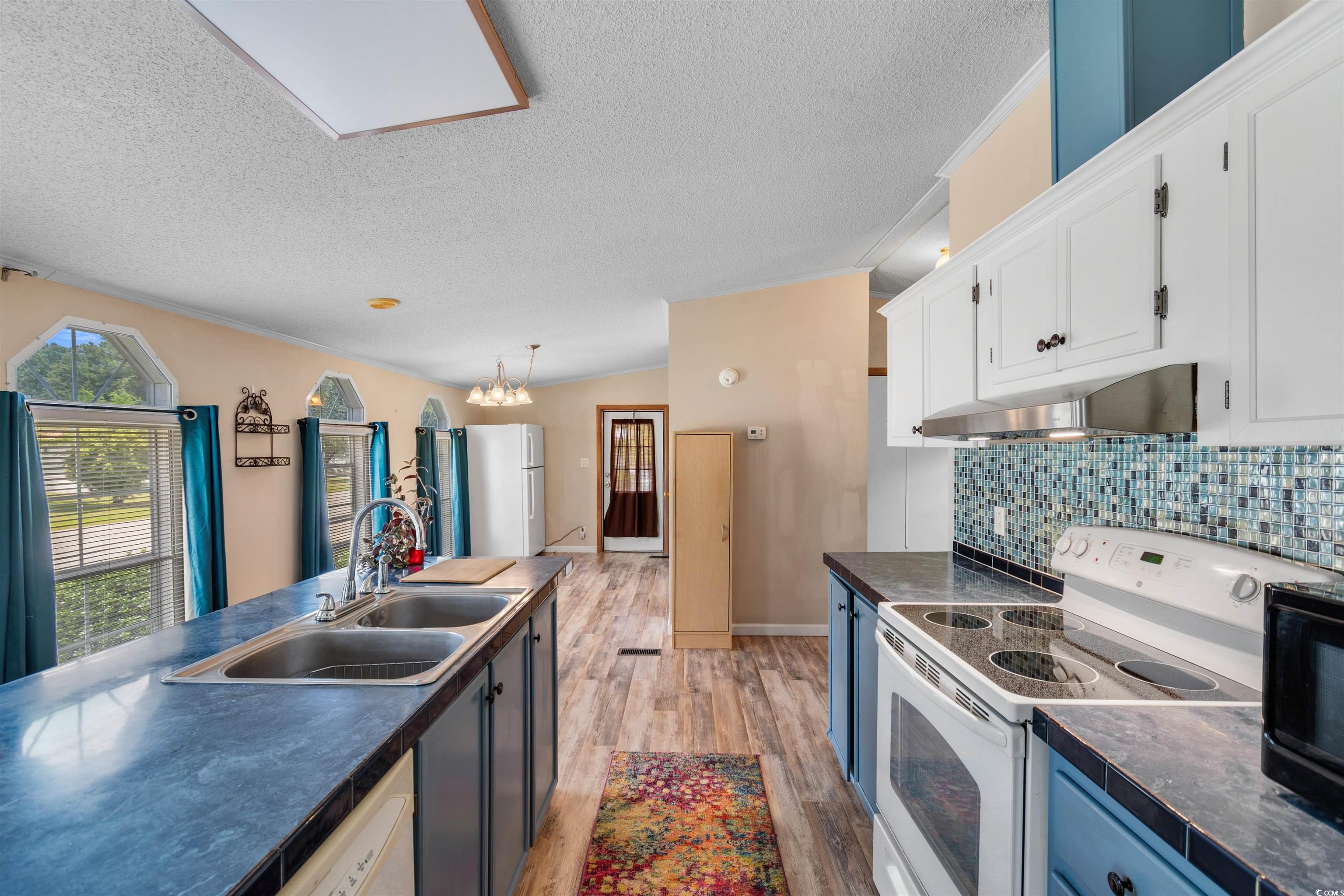 986 Plantation Dr.
