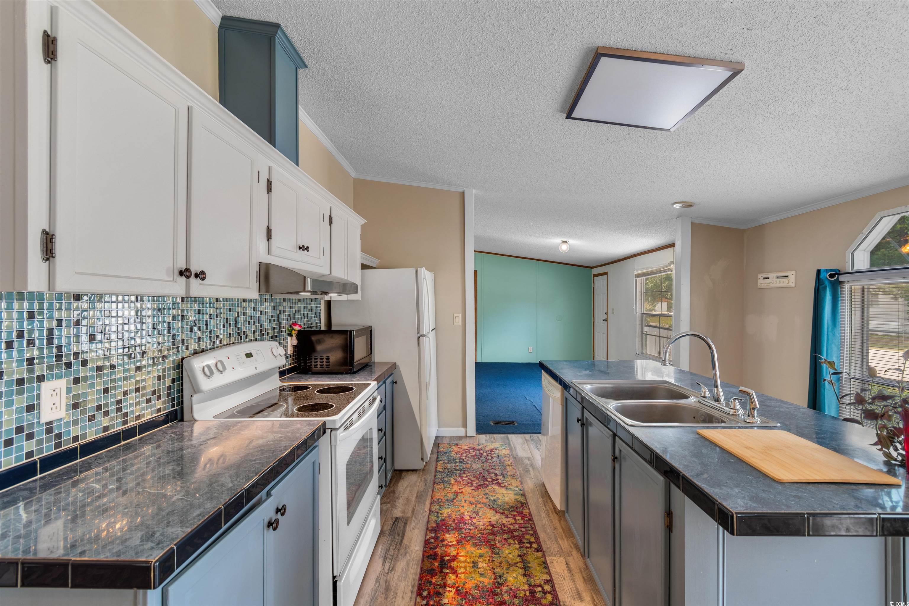 986 Plantation Dr.