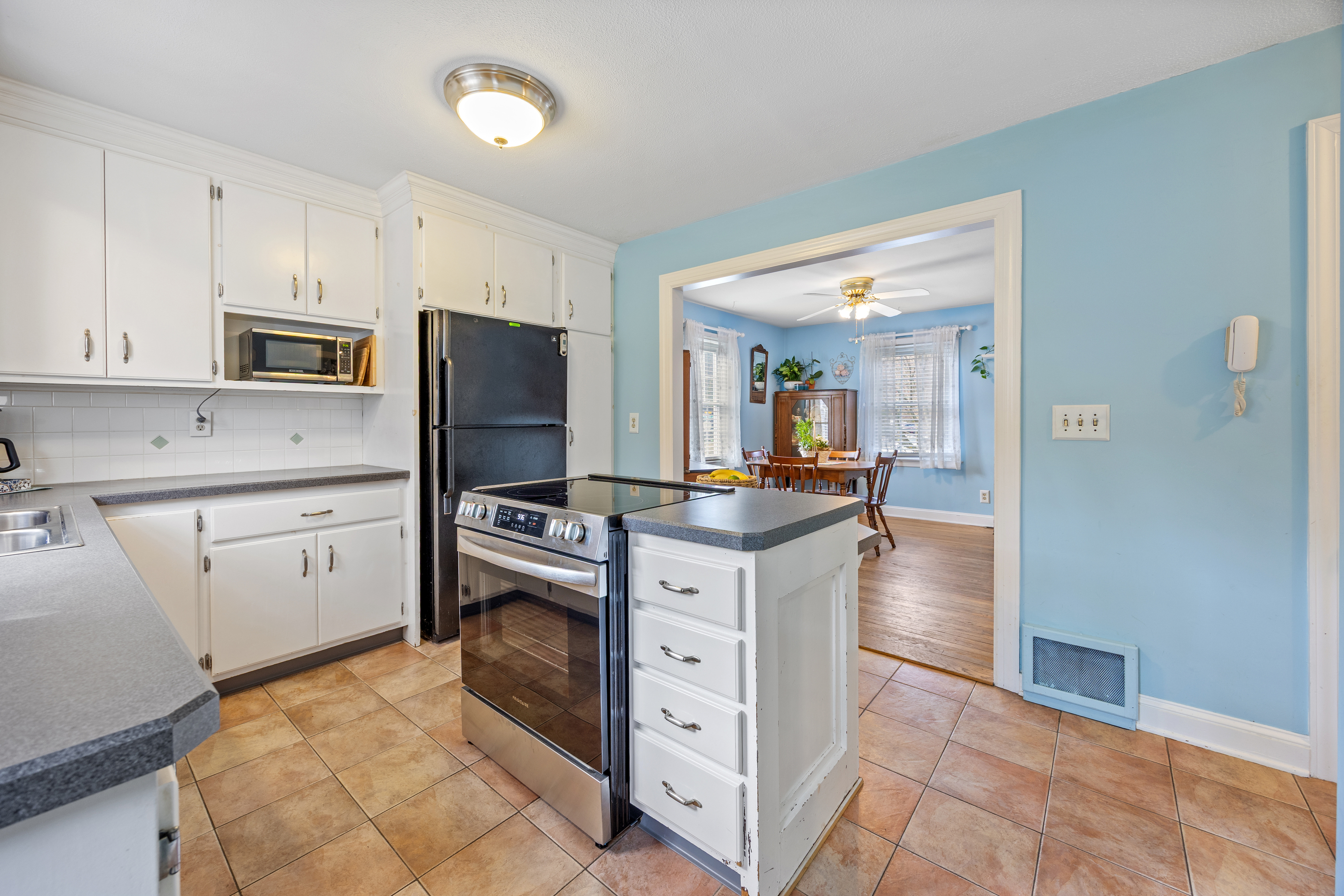 71 Treadwell Avenue