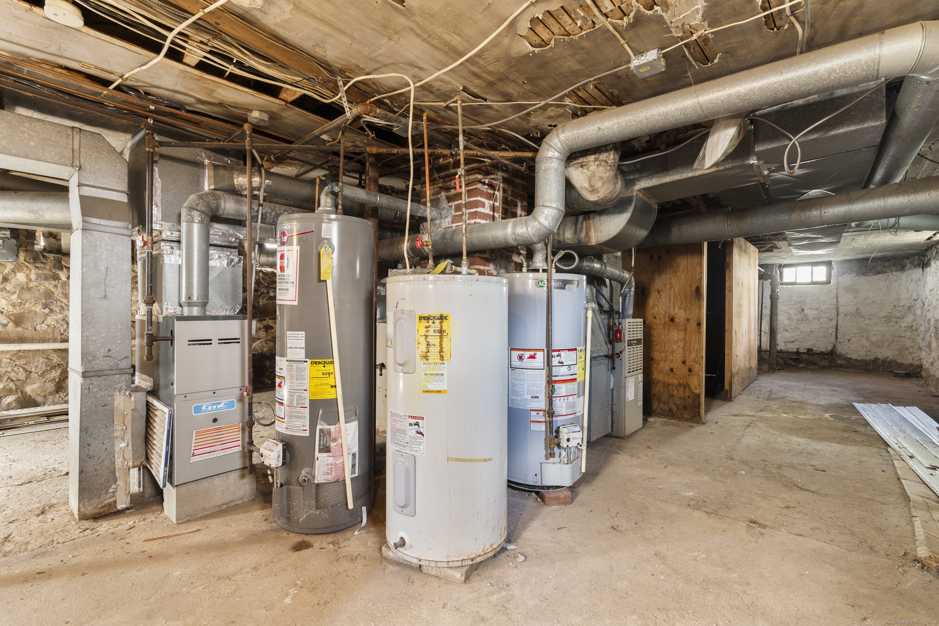 100 Shuttle Meadow Avenue