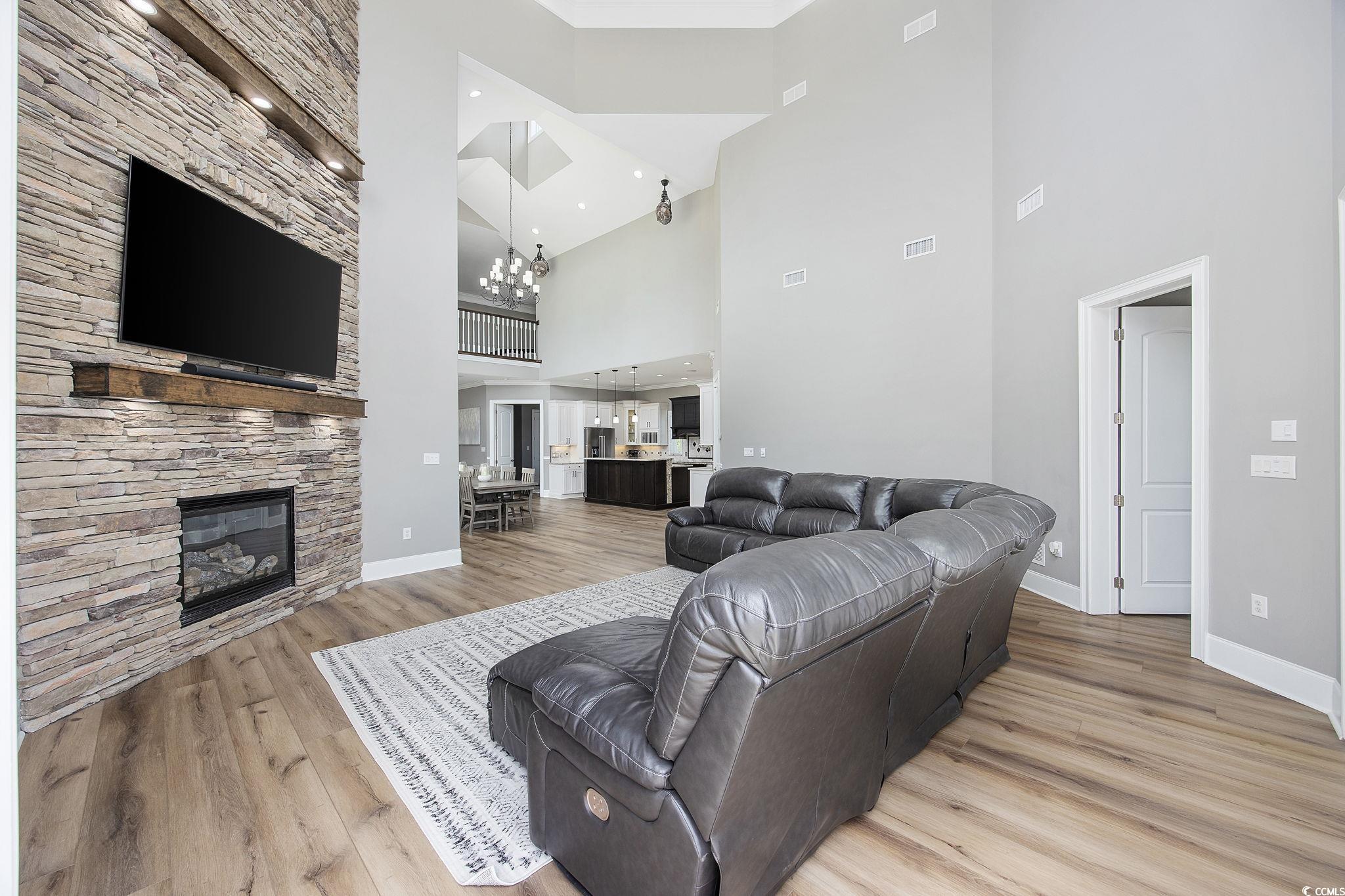 2704 Catbird Circle