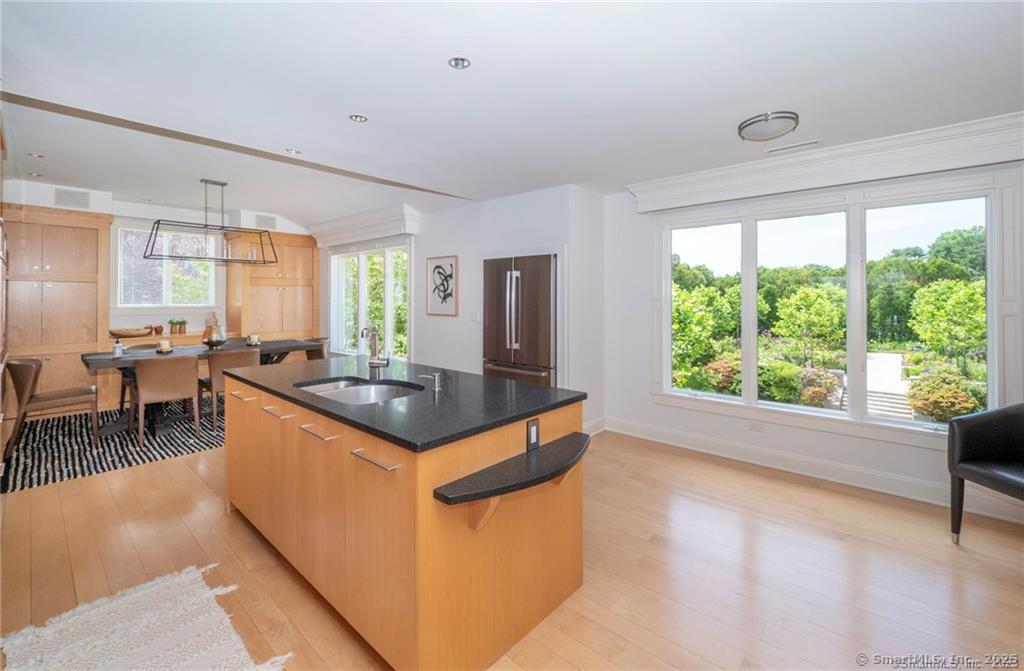 10 Bluewater Hill South