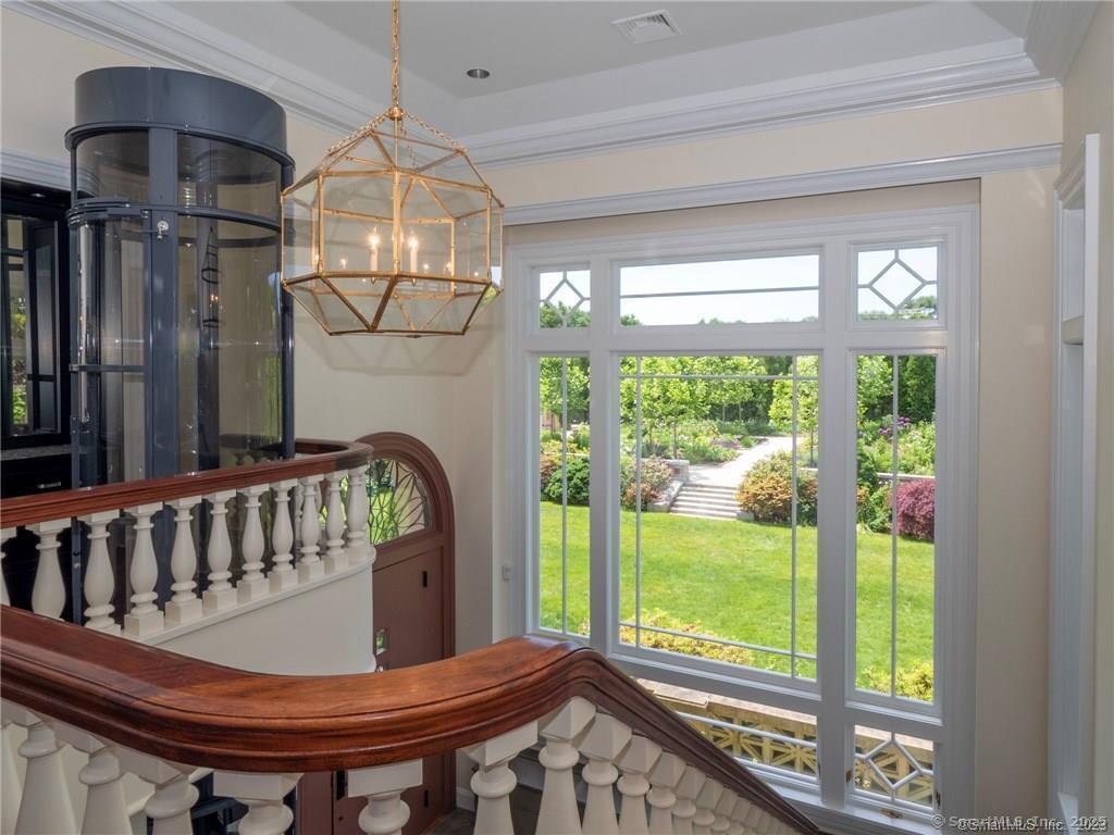 10 Bluewater Hill South