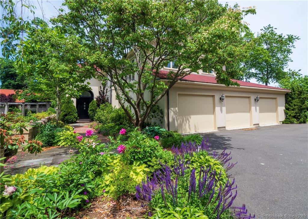 10 Bluewater Hill South