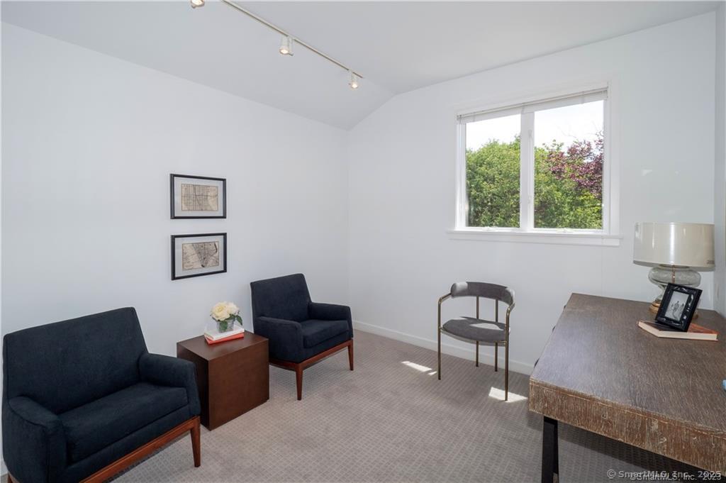 10 Bluewater Hill South