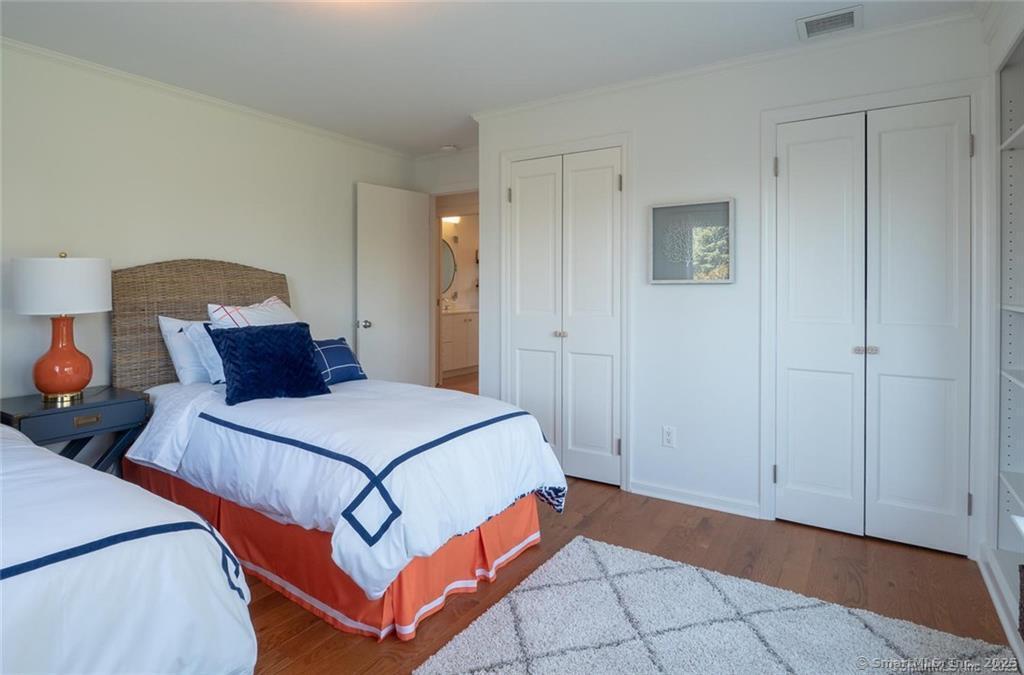 10 Bluewater Hill South