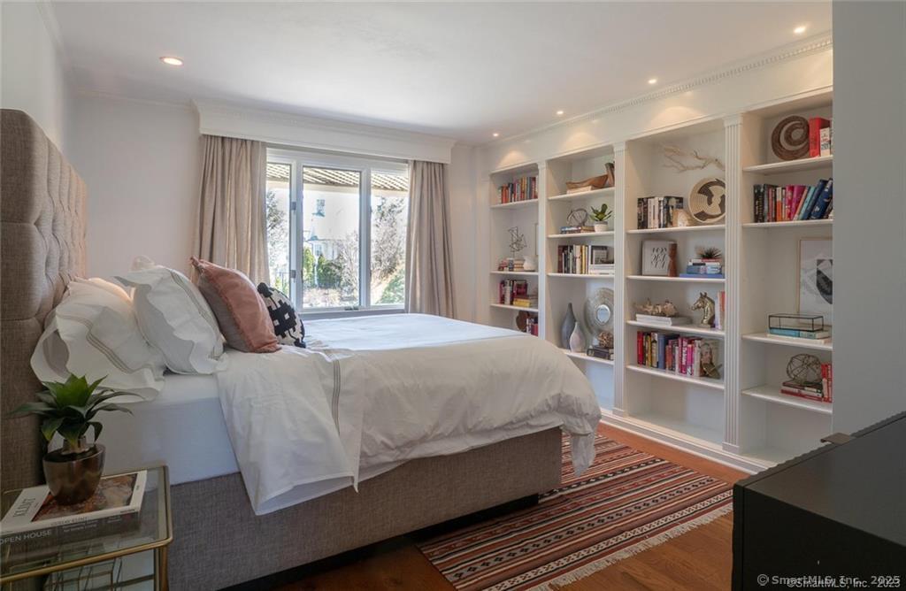 10 Bluewater Hill South