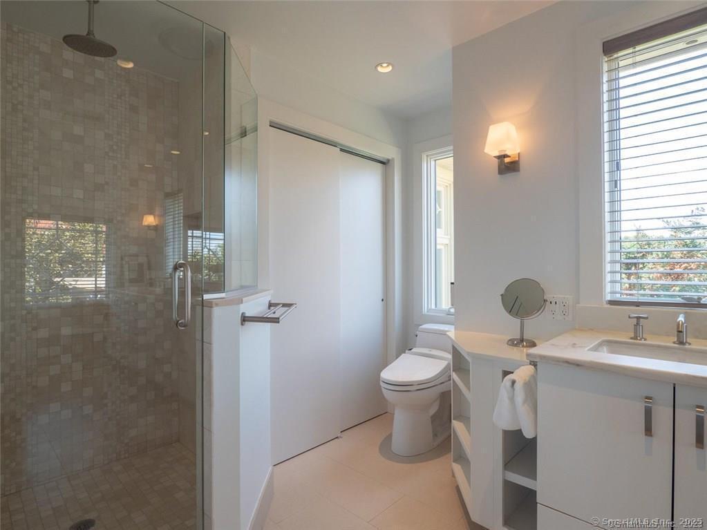 10 Bluewater Hill South