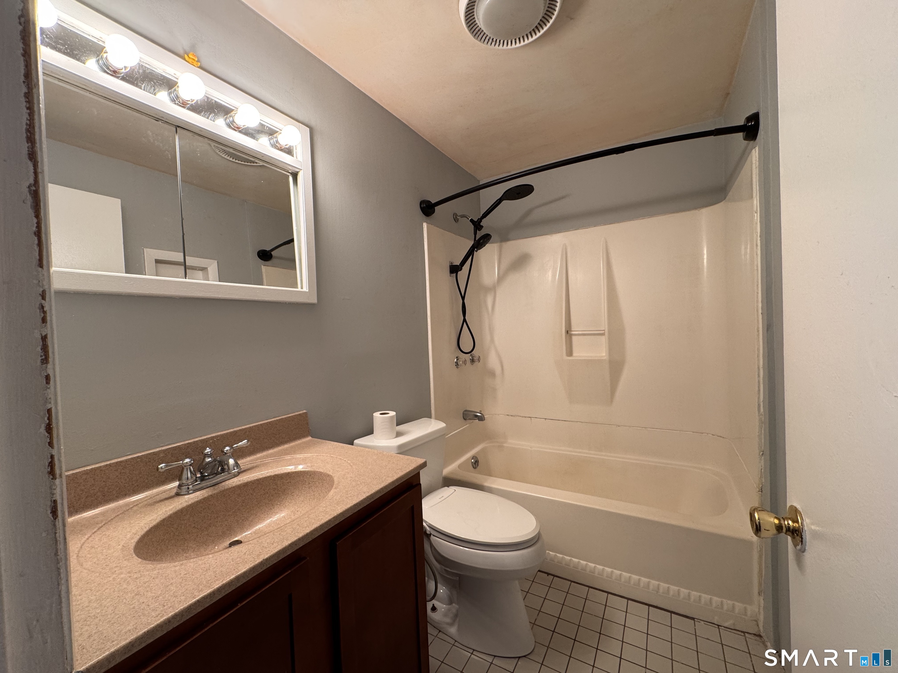 148 Westbury Park Road APT A