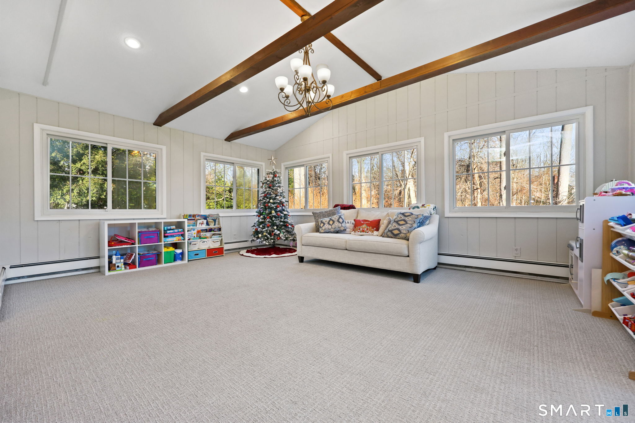 33 Purdy Road East
