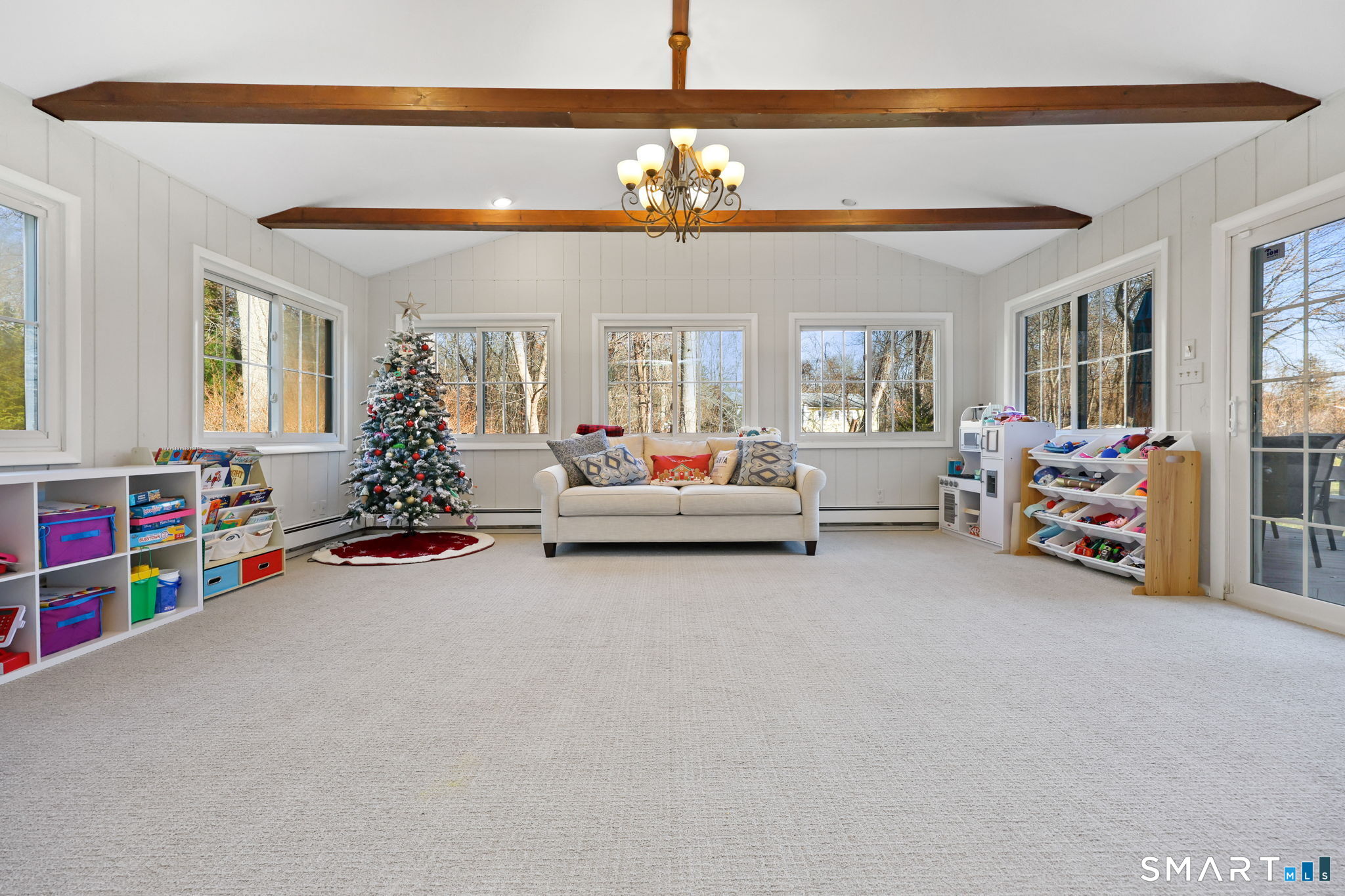 33 Purdy Road East