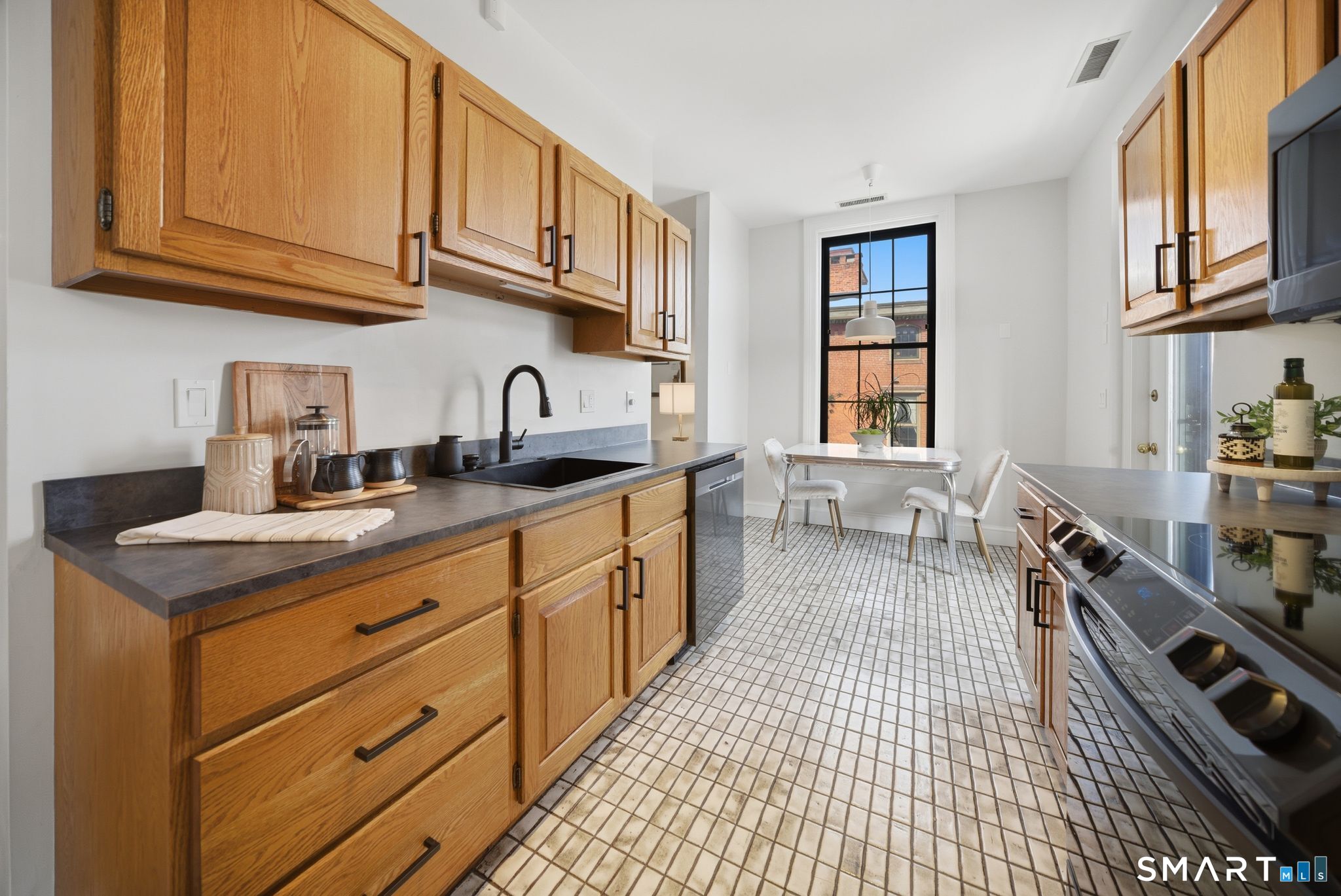 34 Charter Oak Place 4