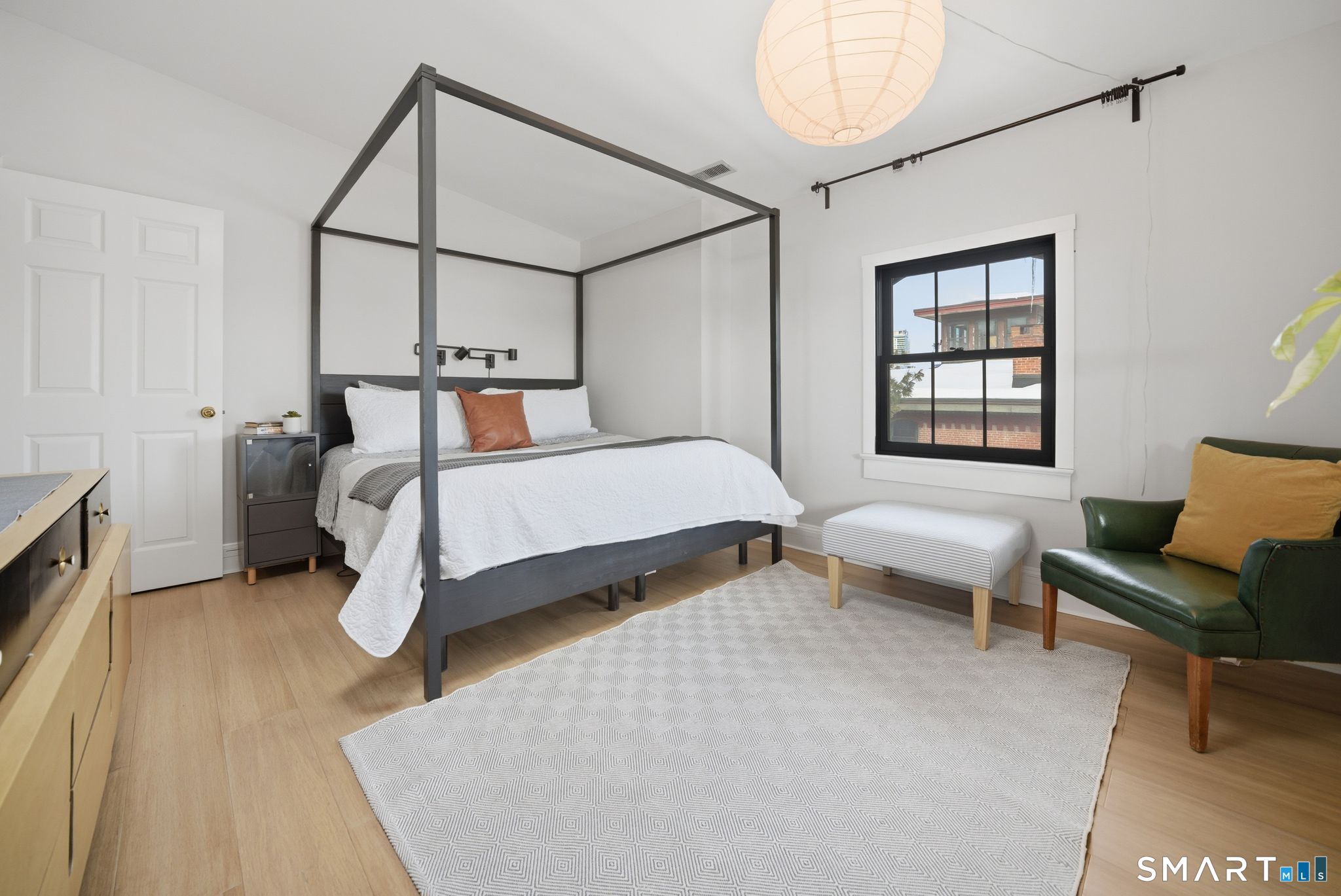 34 Charter Oak Place 4