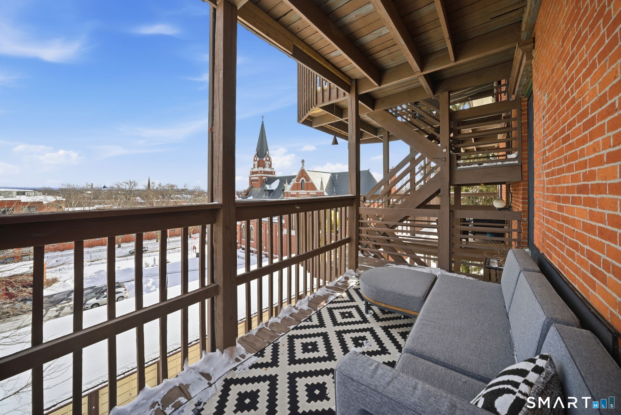 34 Charter Oak Place 4