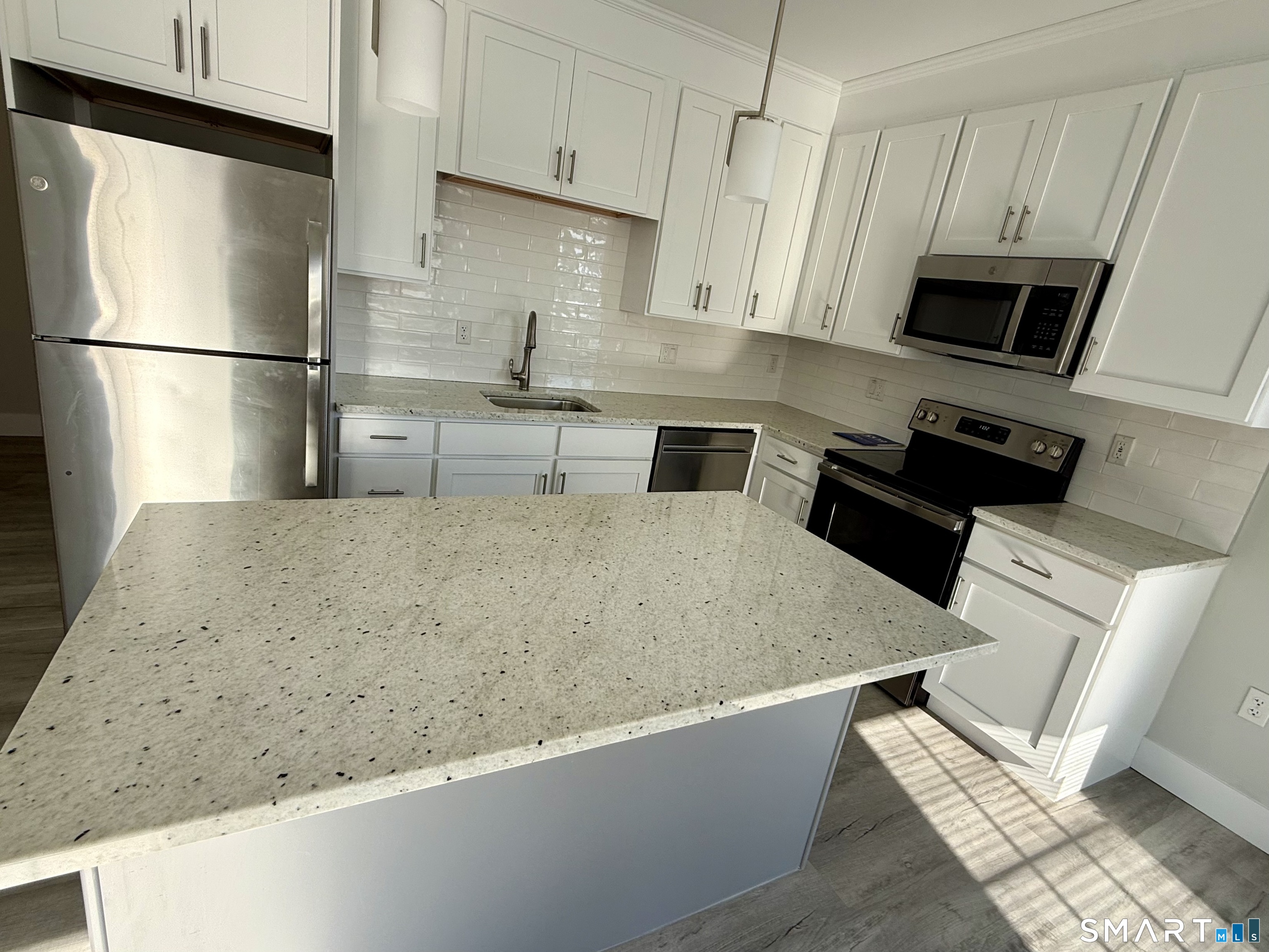 502 Howe Avenue 302