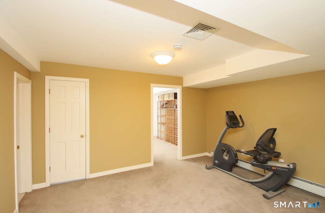 22 Meadowood Drive
