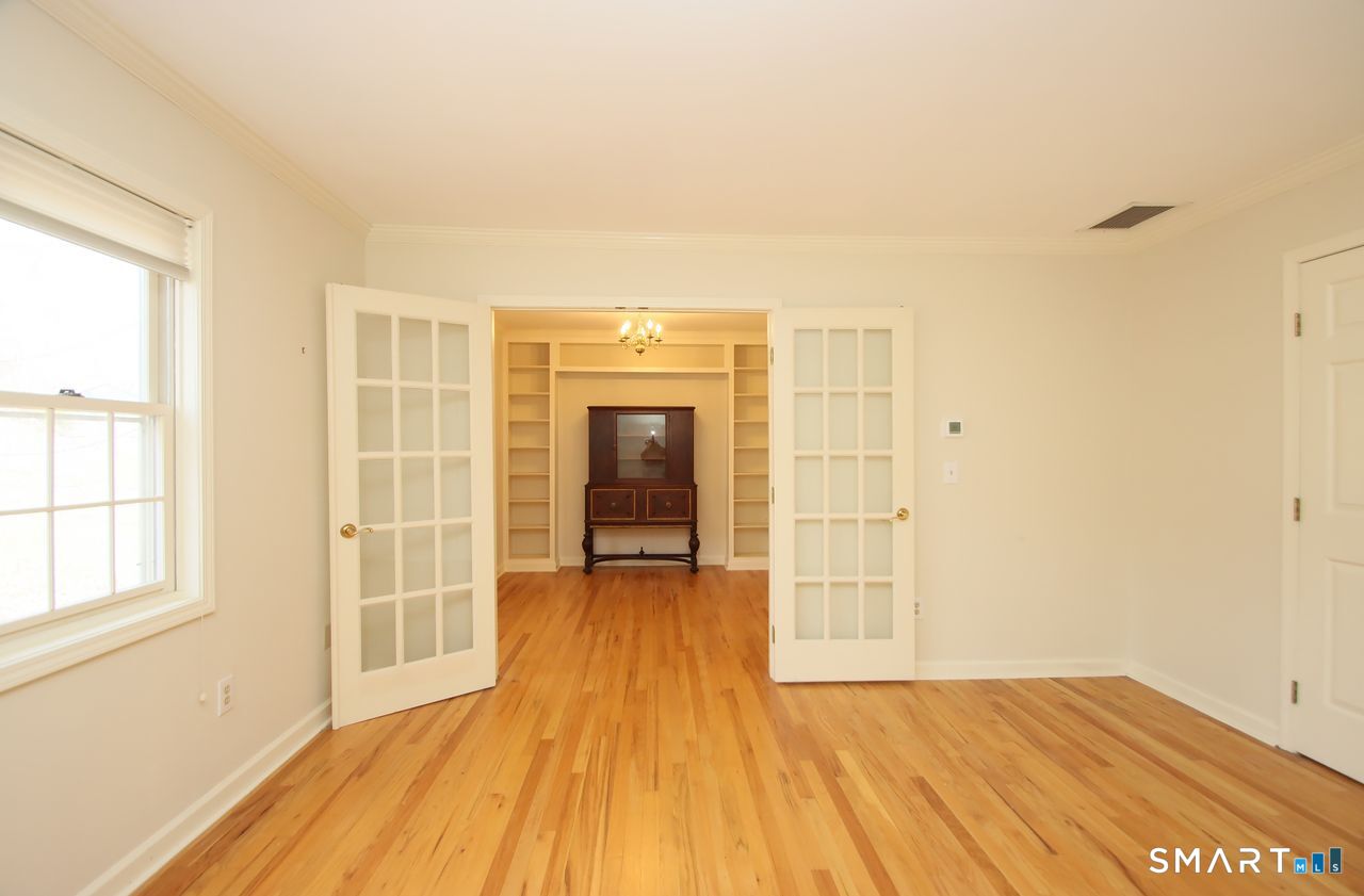 22 Meadowood Drive