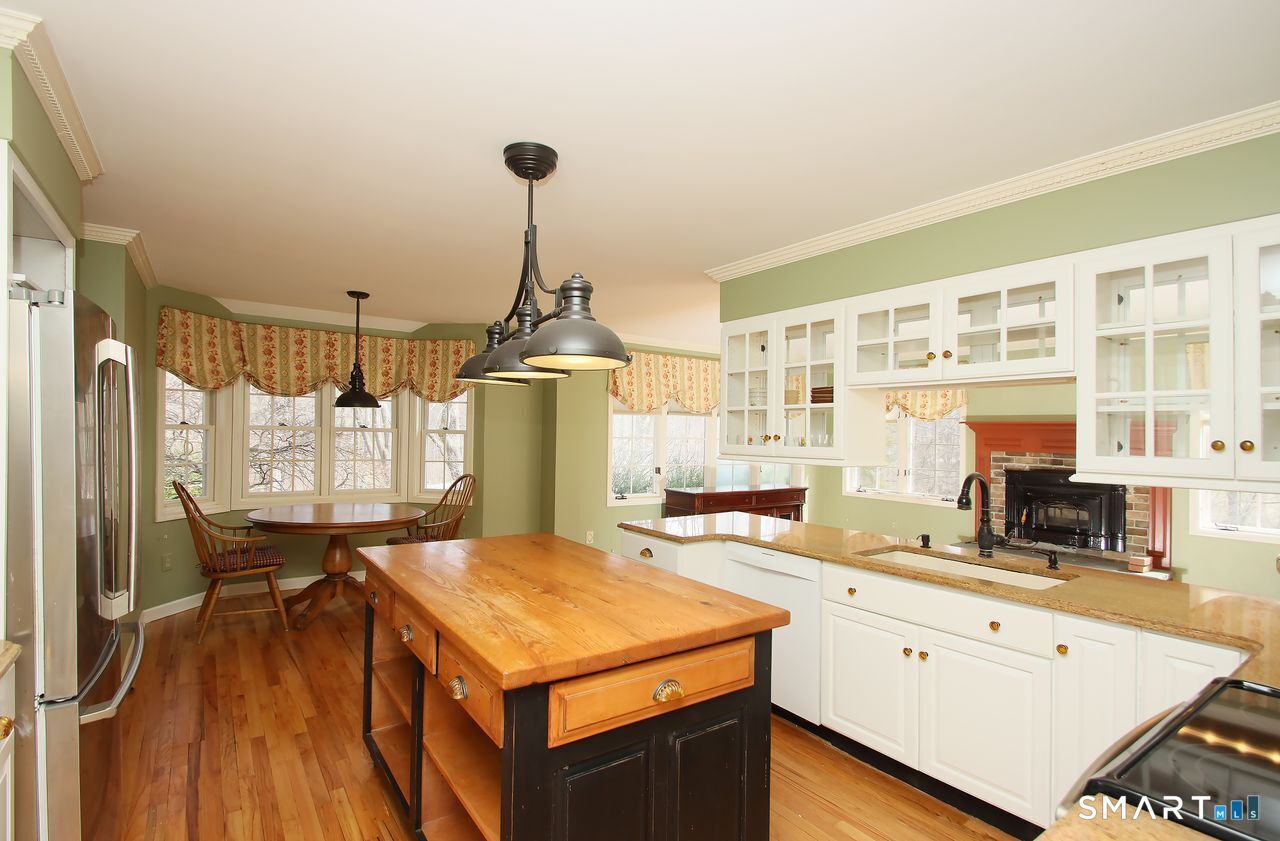22 Meadowood Drive