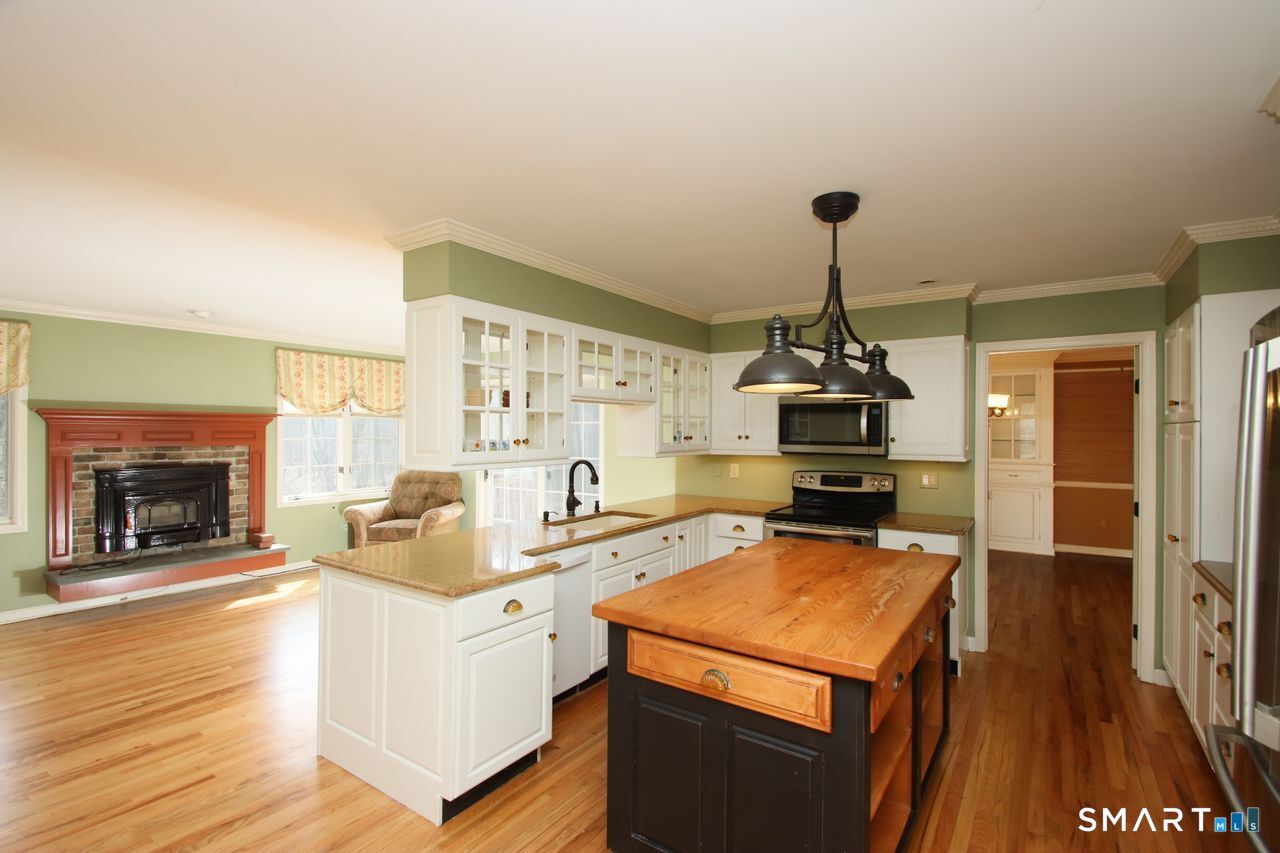 22 Meadowood Drive