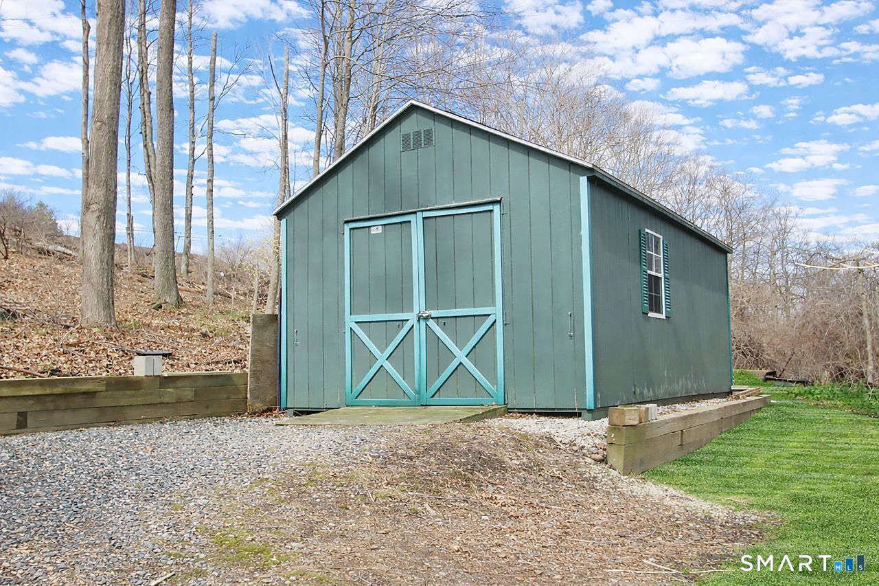 22 Meadowood Drive