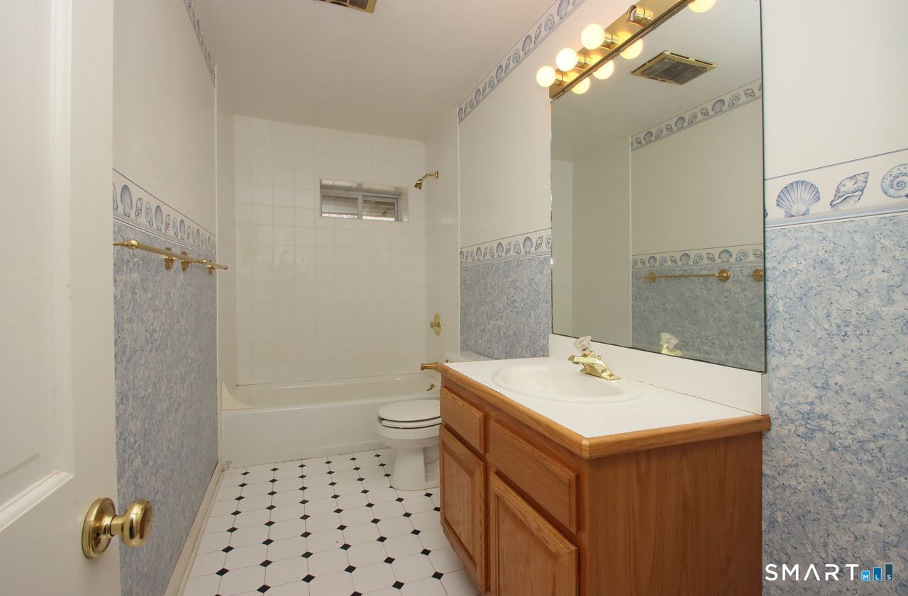 22 Meadowood Drive