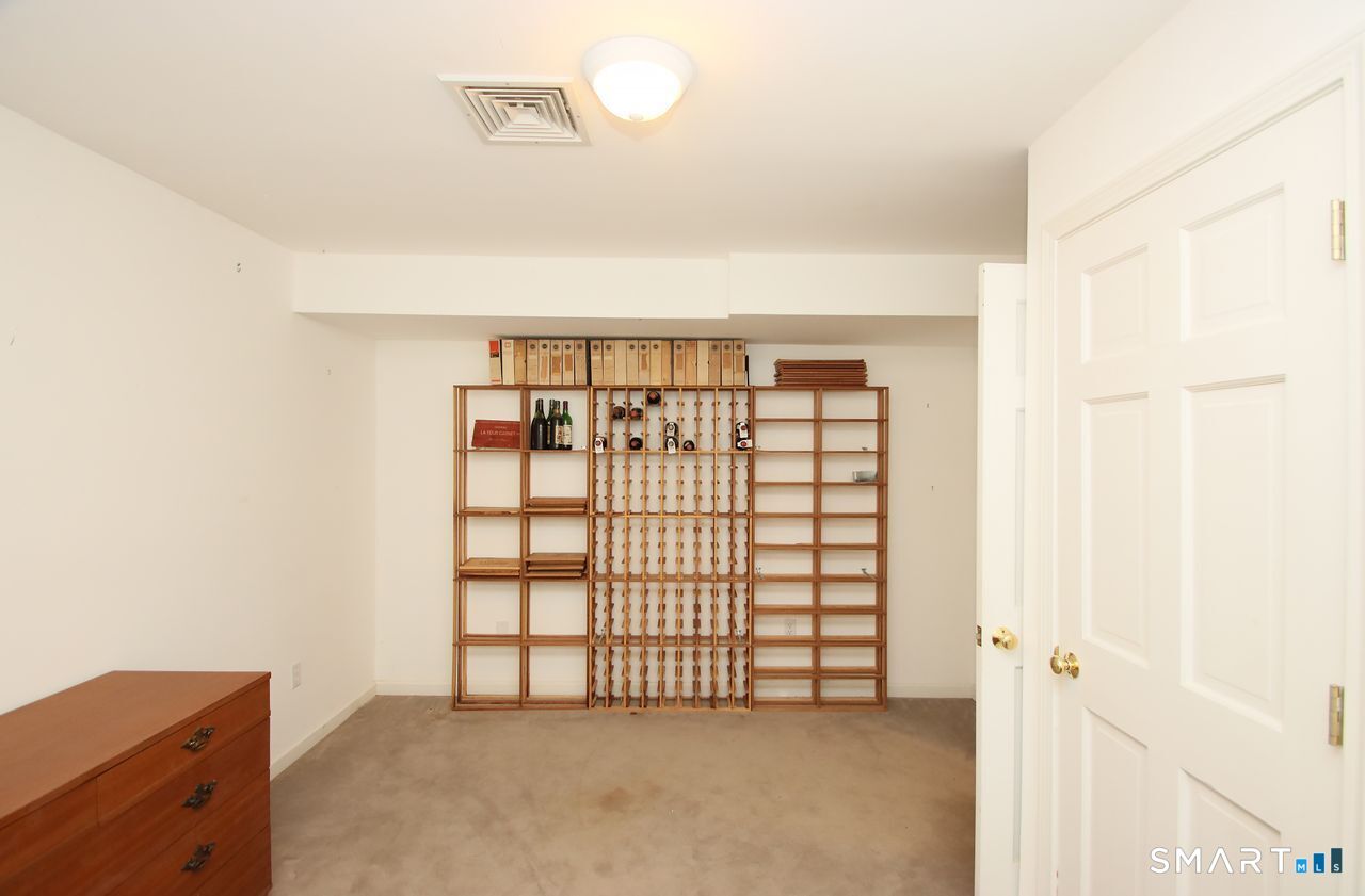 22 Meadowood Drive