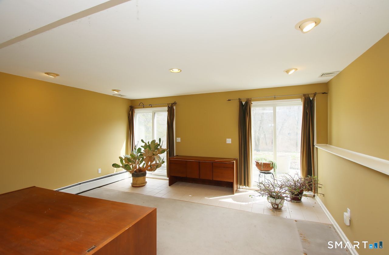 22 Meadowood Drive