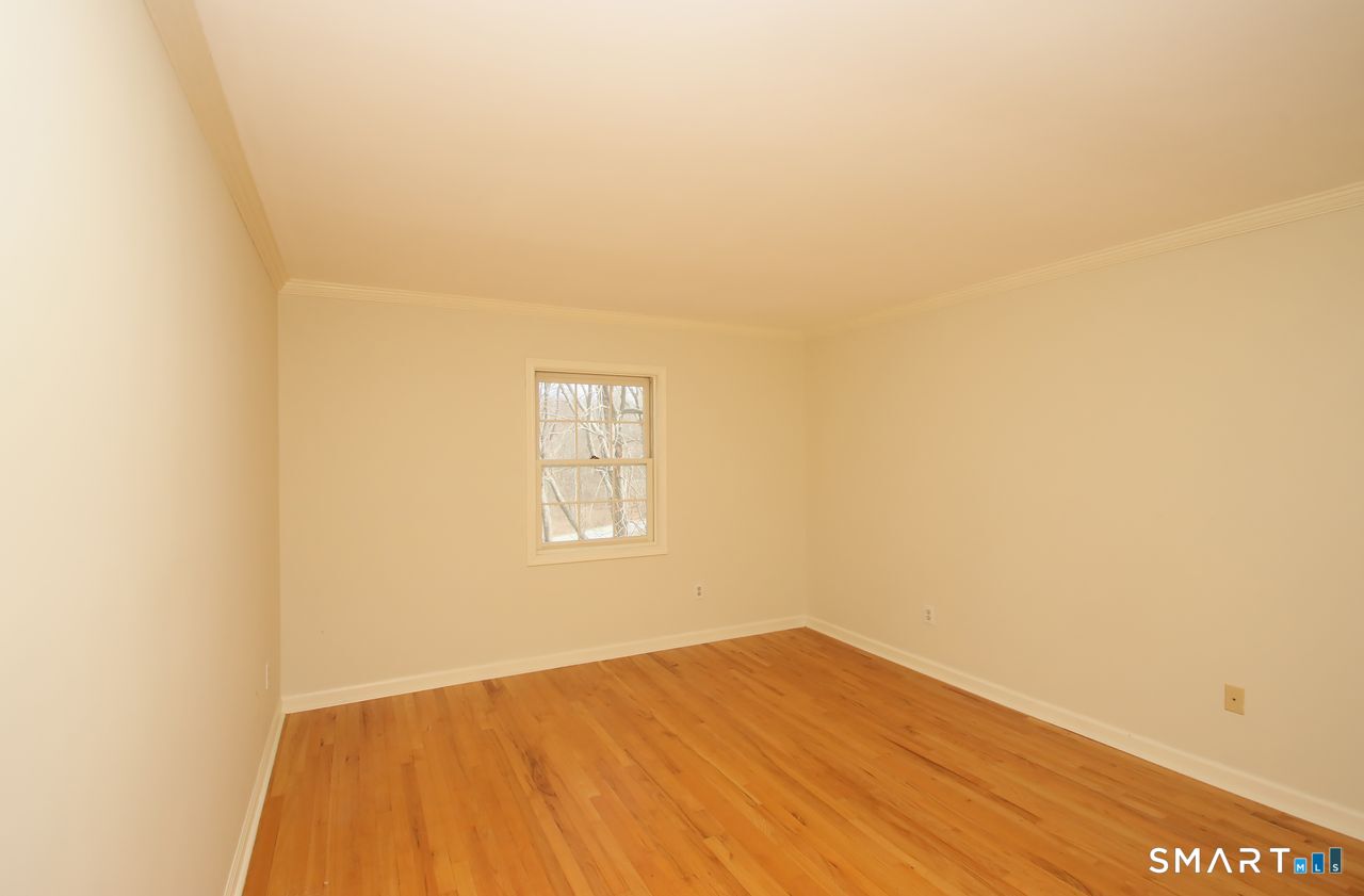 22 Meadowood Drive