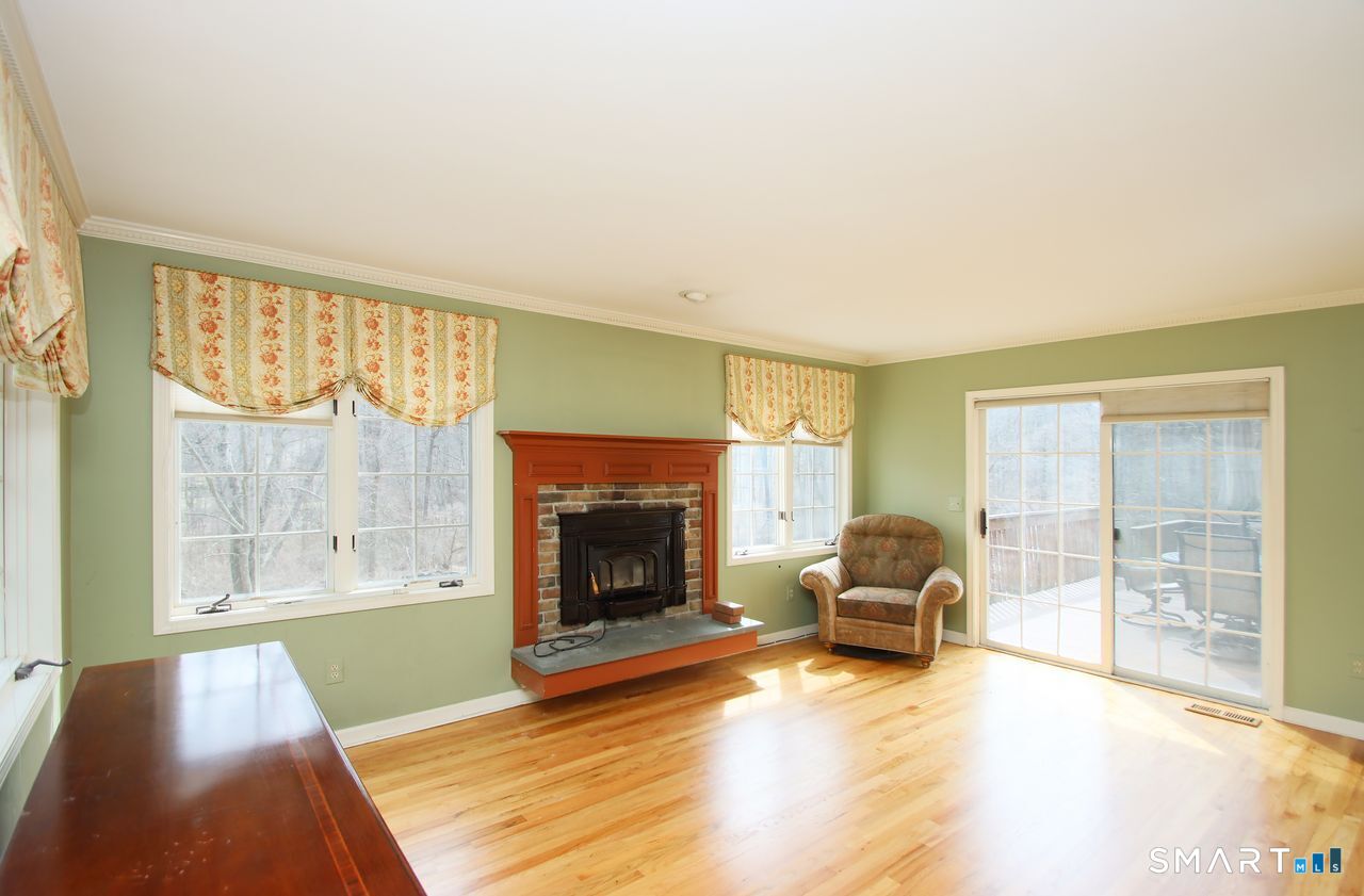 22 Meadowood Drive