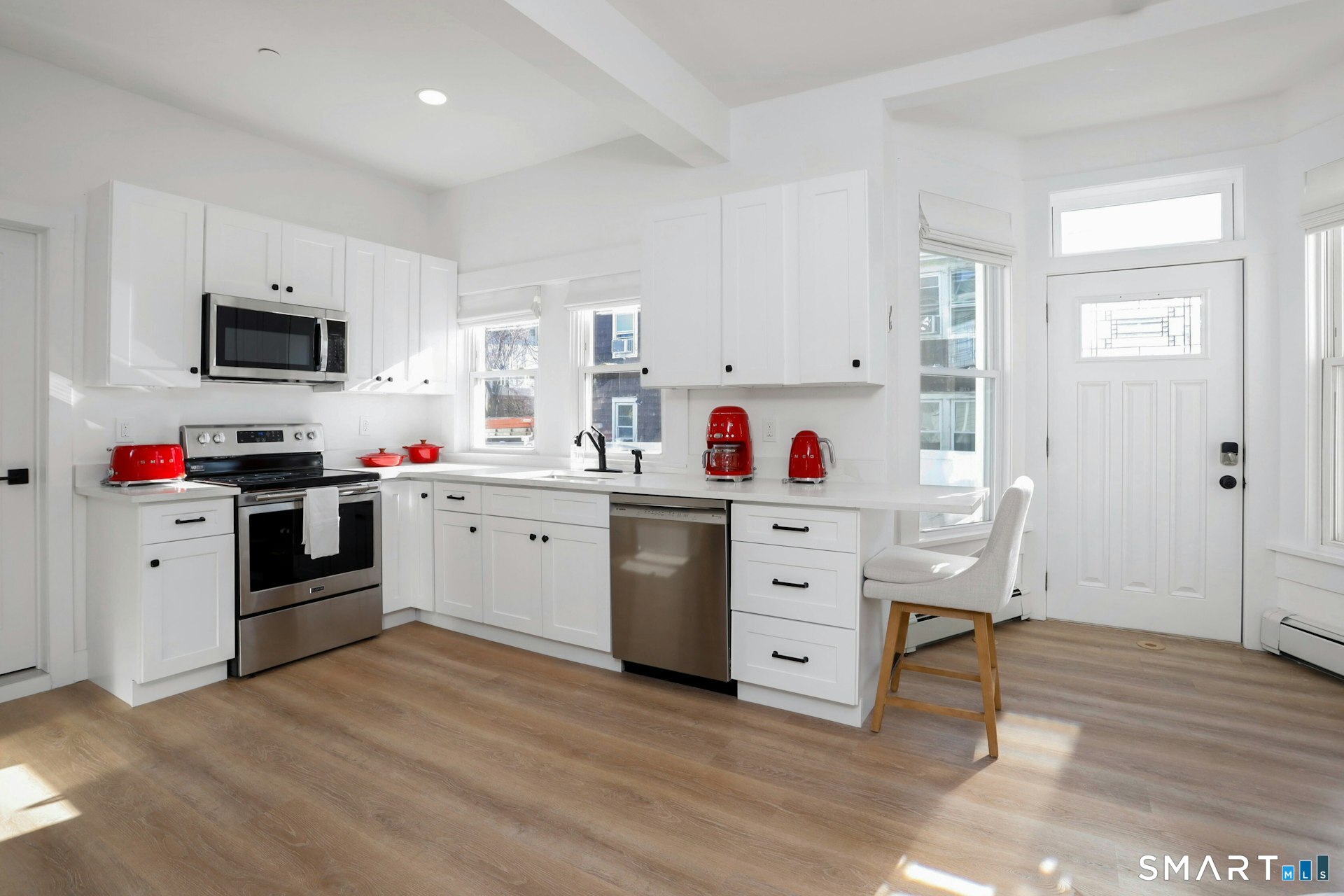 225 Washington Boulevard