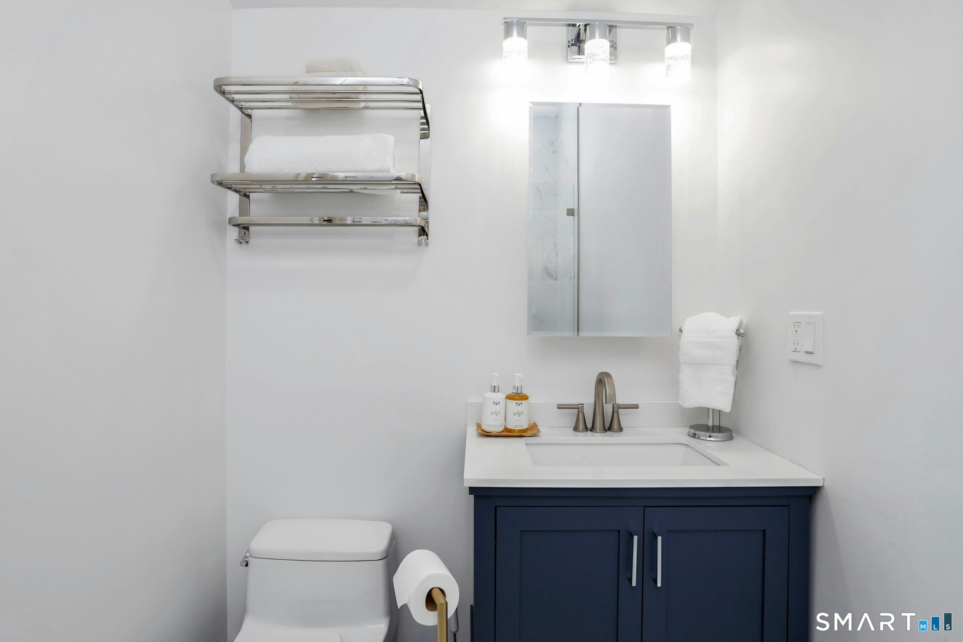 225 Washington Boulevard