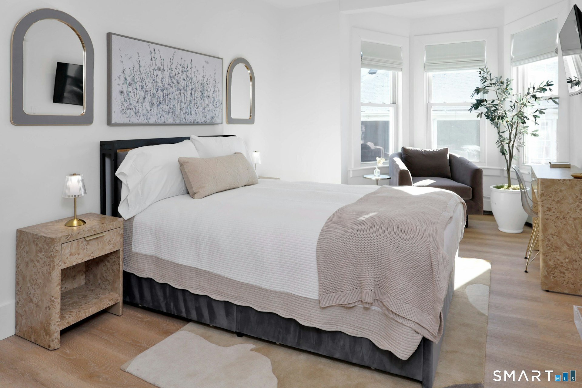 225 Washington Boulevard